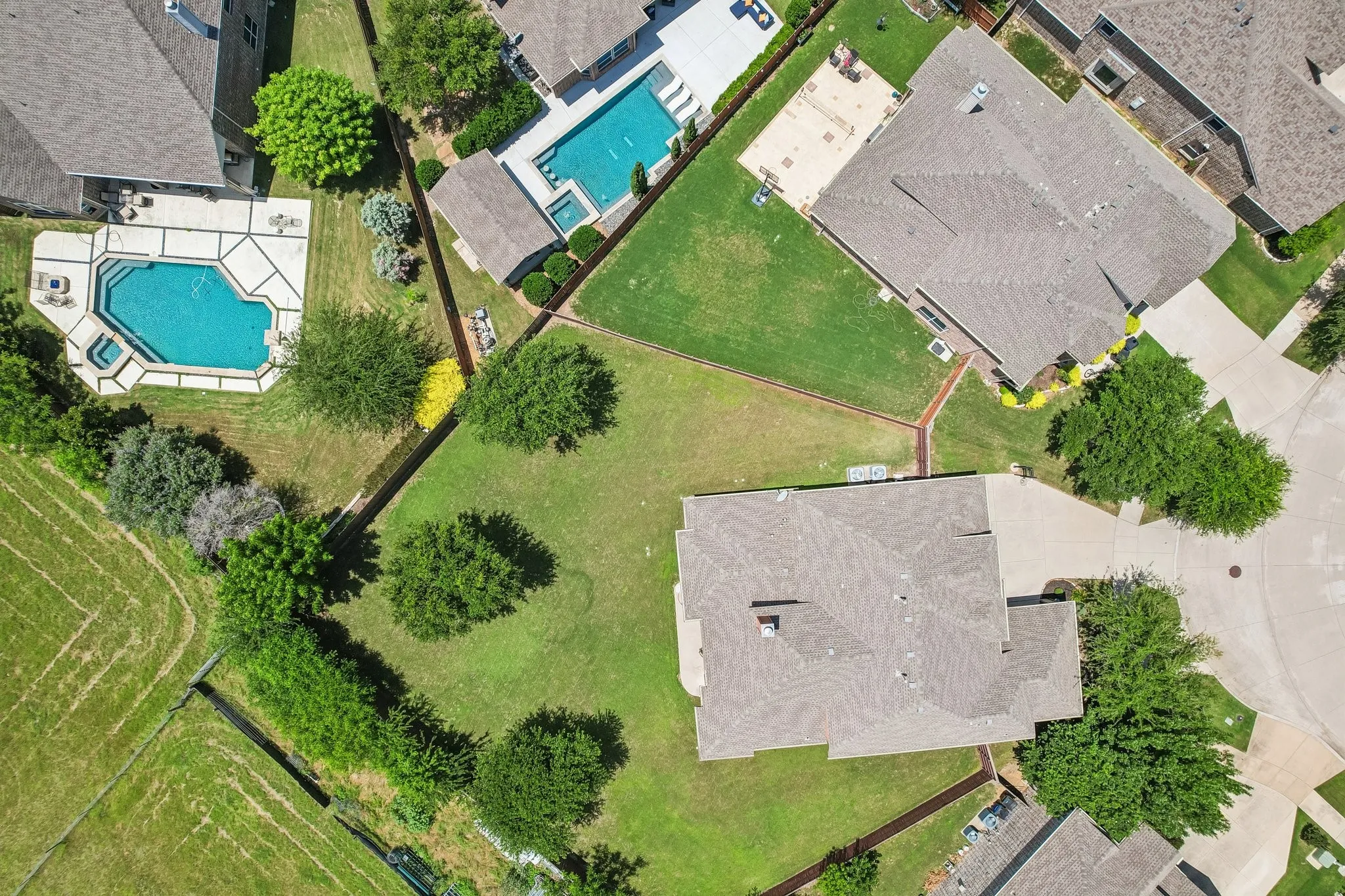 Single Family Residence For Sale in Collin County , 6808 Saint Phils Street, Frisco, Texas 75035, 4 Bedrooms, 4 Bathrooms, 3 Garage spaces, 3,895 Sqft, built in 2012, Price $899,999, mls#21288915, Real Estate Agent in Frisco, Homes For Sale in Collin county, Homes For Sale in Frisco, Realtor in Frisco Texas, Real Estate Brokerage Independent Realty Texas, Luminita Cordes Realtor