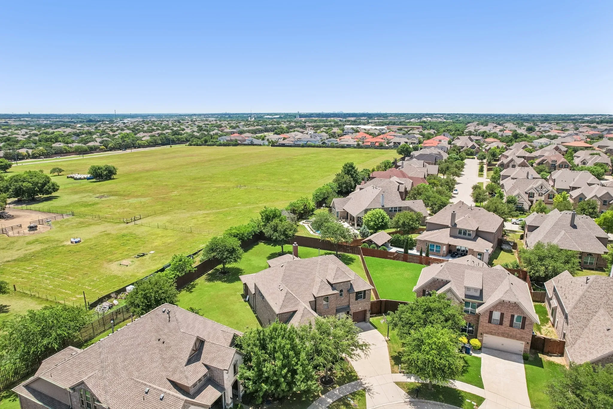 Single Family Residence For Sale in Collin County , 6808 Saint Phils Street, Frisco, Texas 75035, 4 Bedrooms, 4 Bathrooms, 3 Garage spaces, 3,895 Sqft, built in 2012, Price $899,999, mls#21288915, Real Estate Agent in Frisco, Homes For Sale in Collin county, Homes For Sale in Frisco, Realtor in Frisco Texas, Real Estate Brokerage Independent Realty Texas, Luminita Cordes Realtor