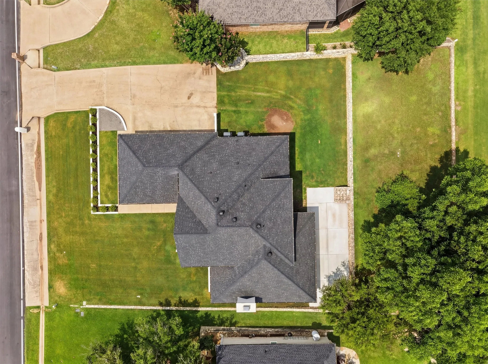 Single Family Residence For Sale in Hood County , 9121 Bontura Road, Granbury, Texas 76049, 4 Bedroom, 4 Bathroom, 3 Garage spaces, 3,000 Sqft, built in 1990, mls#21287442, Real Estate Agent in Granbury, Homes For Sale in Hood county, Homes For Sale in Granbury, Realtor in Granbury Texas, Real Estate Brokerage Independent Realty Texas, Luminita Cordes Realtor