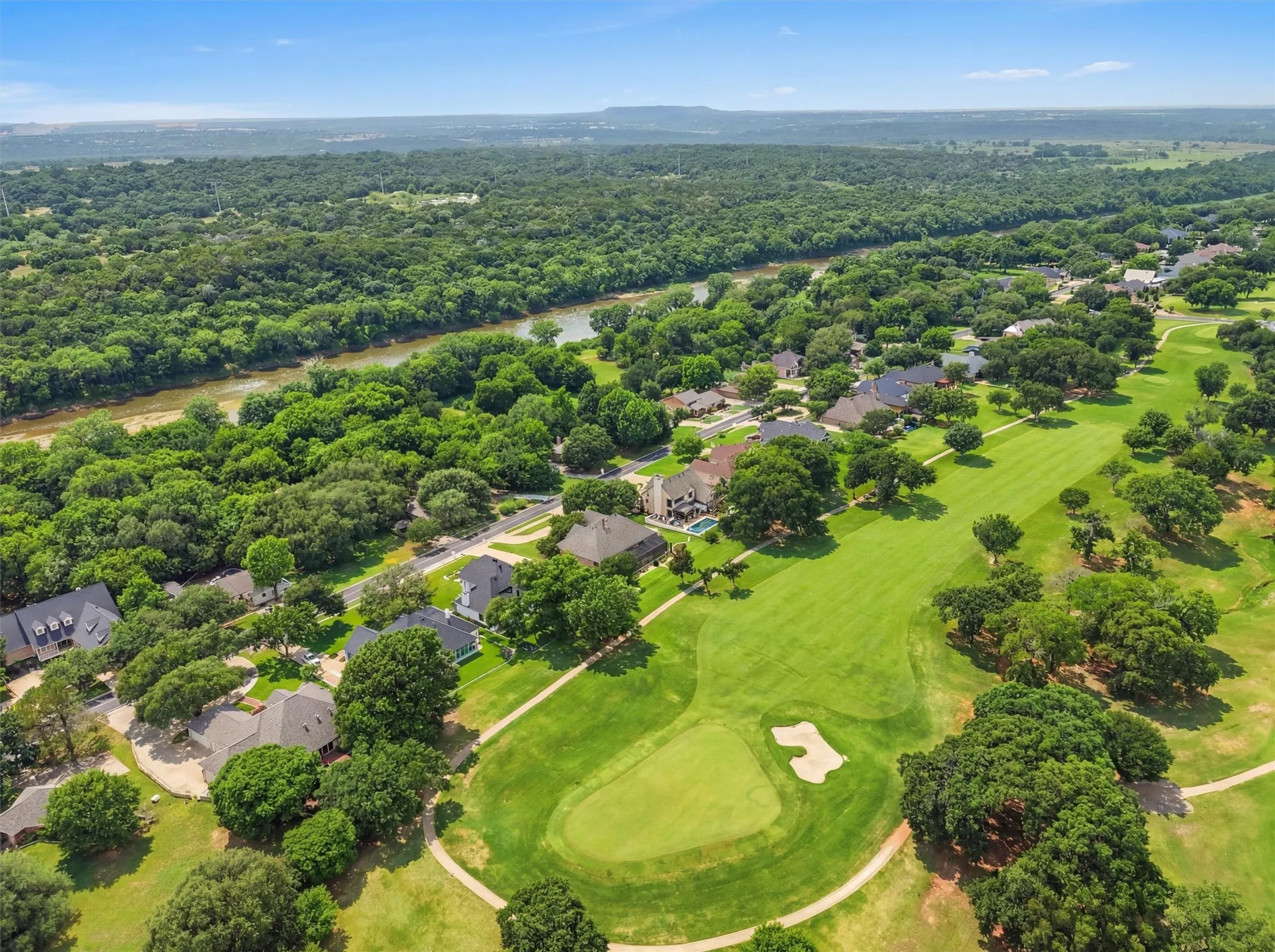 Single Family Residence For Sale in Hood County , 9121 Bontura Road, Granbury, Texas 76049, 4 Bedroom, 4 Bathroom, 3 Garage spaces, 3,000 Sqft, built in 1990, mls#21287442, Real Estate Agent in Granbury, Homes For Sale in Hood county, Homes For Sale in Granbury, Realtor in Granbury Texas, Real Estate Brokerage Independent Realty Texas, Luminita Cordes Realtor