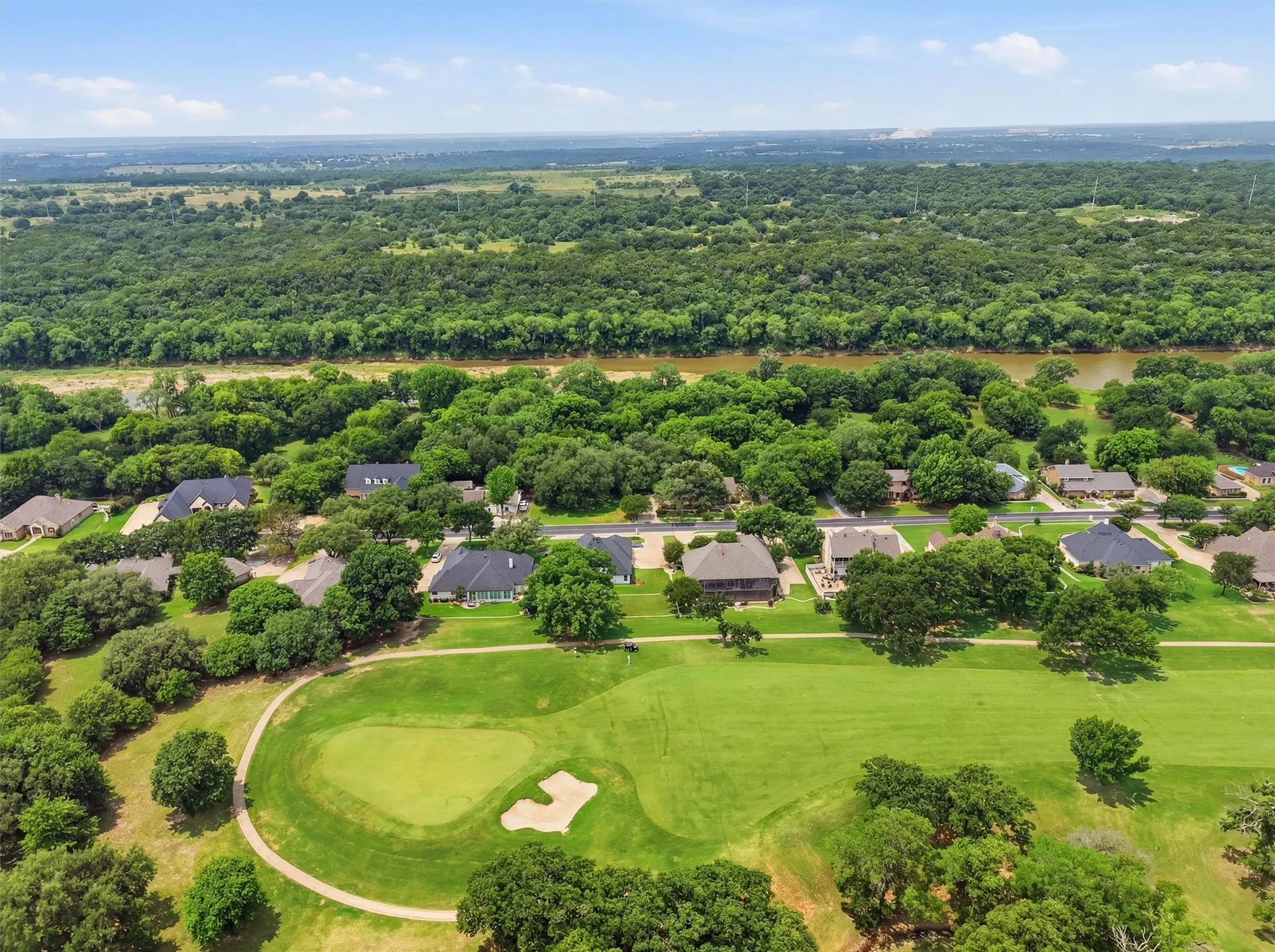 Single Family Residence For Sale in Hood County , 9121 Bontura Road, Granbury, Texas 76049, 4 Bedroom, 4 Bathroom, 3 Garage spaces, 3,000 Sqft, built in 1990, mls#21287442, Real Estate Agent in Granbury, Homes For Sale in Hood county, Homes For Sale in Granbury, Realtor in Granbury Texas, Real Estate Brokerage Independent Realty Texas, Luminita Cordes Realtor