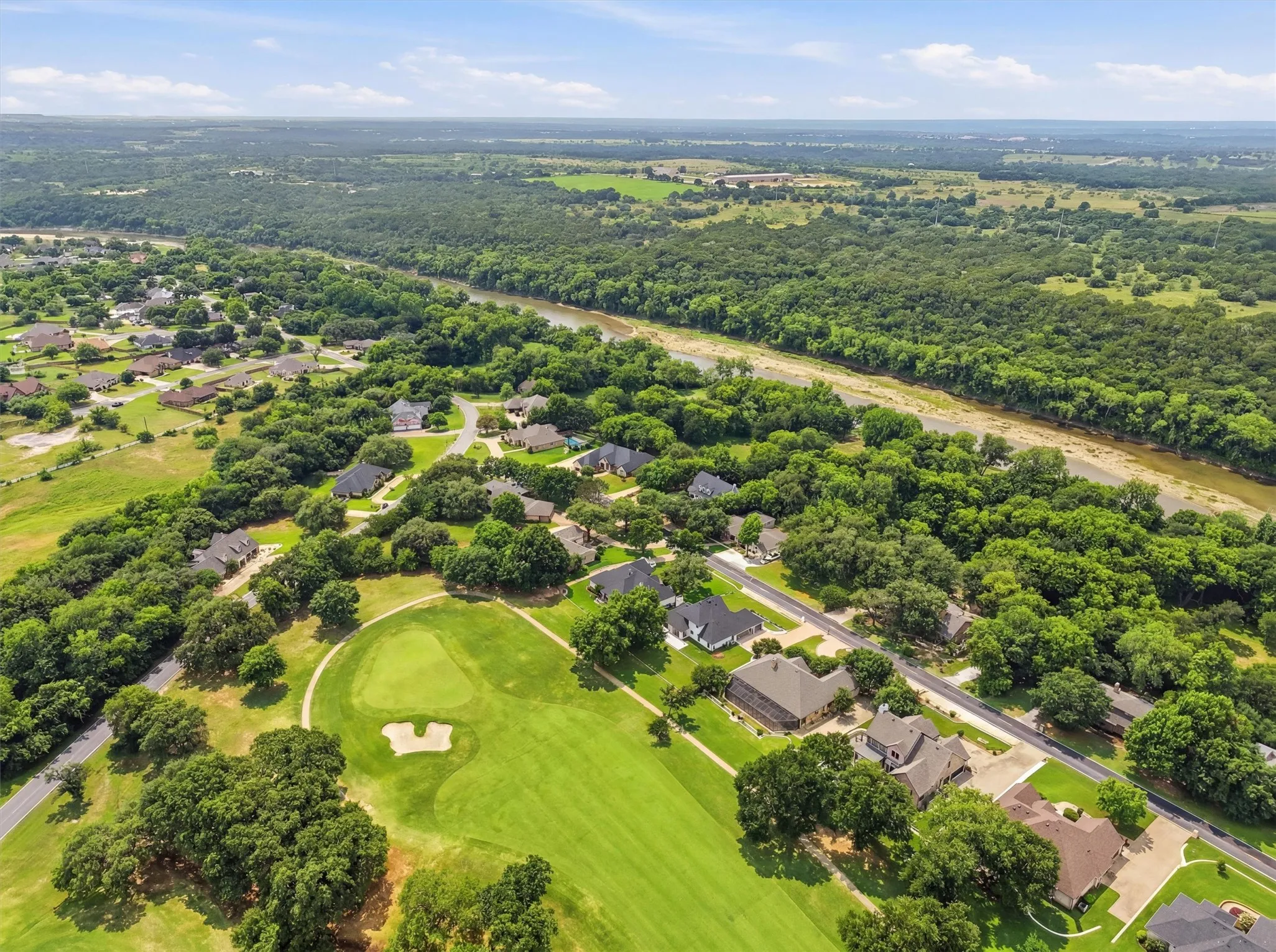 Single Family Residence For Sale in Hood County , 9121 Bontura Road, Granbury, Texas 76049, 4 Bedroom, 4 Bathroom, 3 Garage spaces, 3,000 Sqft, built in 1990, mls#21287442, Real Estate Agent in Granbury, Homes For Sale in Hood county, Homes For Sale in Granbury, Realtor in Granbury Texas, Real Estate Brokerage Independent Realty Texas, Luminita Cordes Realtor