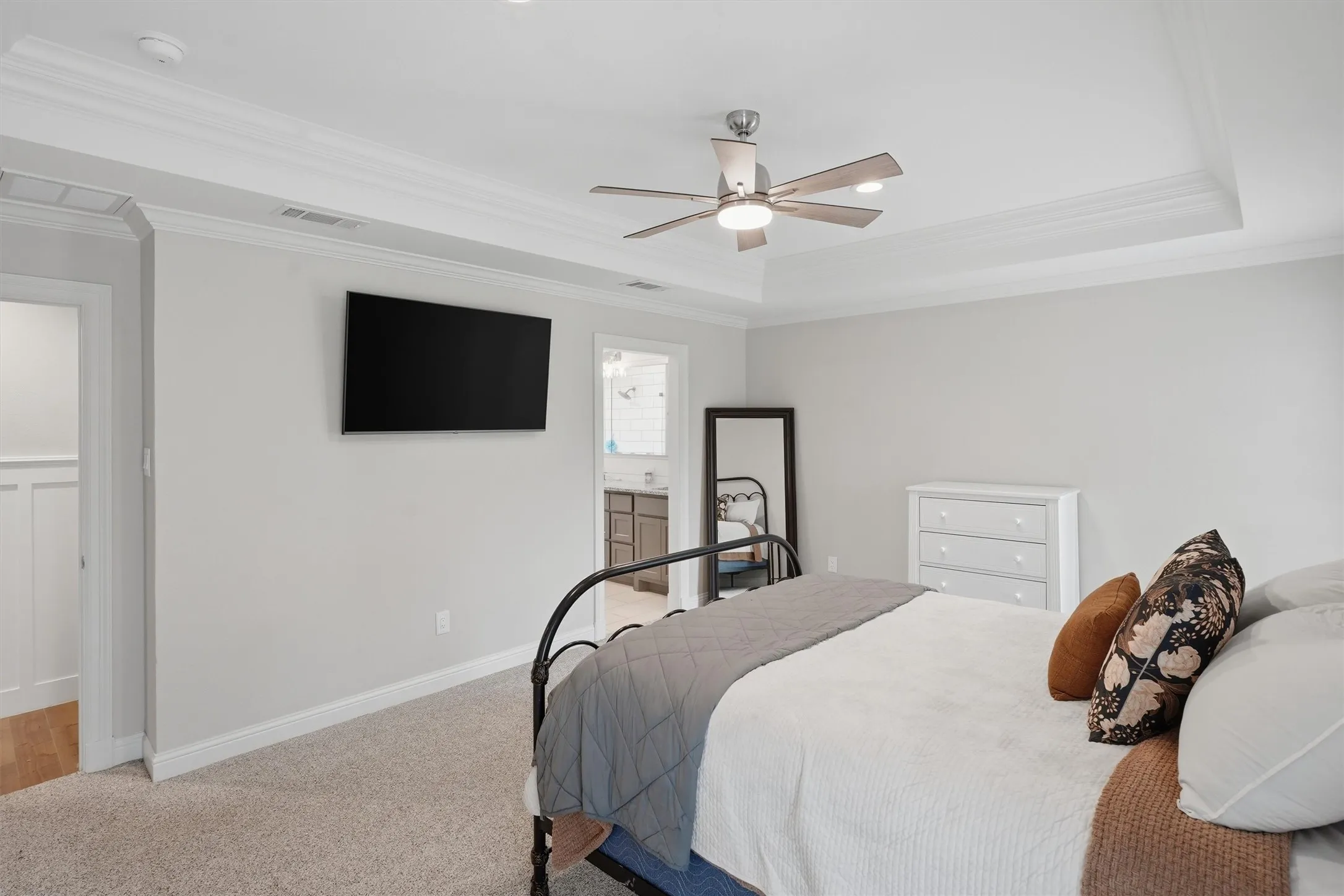 Single Family Residence For Sale in Hood County , 9121 Bontura Road, Granbury, Texas 76049, 4 Bedroom, 4 Bathroom, 3 Garage spaces, 3,000 Sqft, built in 1990, mls#21287442, Real Estate Agent in Granbury, Homes For Sale in Hood county, Homes For Sale in Granbury, Realtor in Granbury Texas, Real Estate Brokerage Independent Realty Texas, Luminita Cordes Realtor