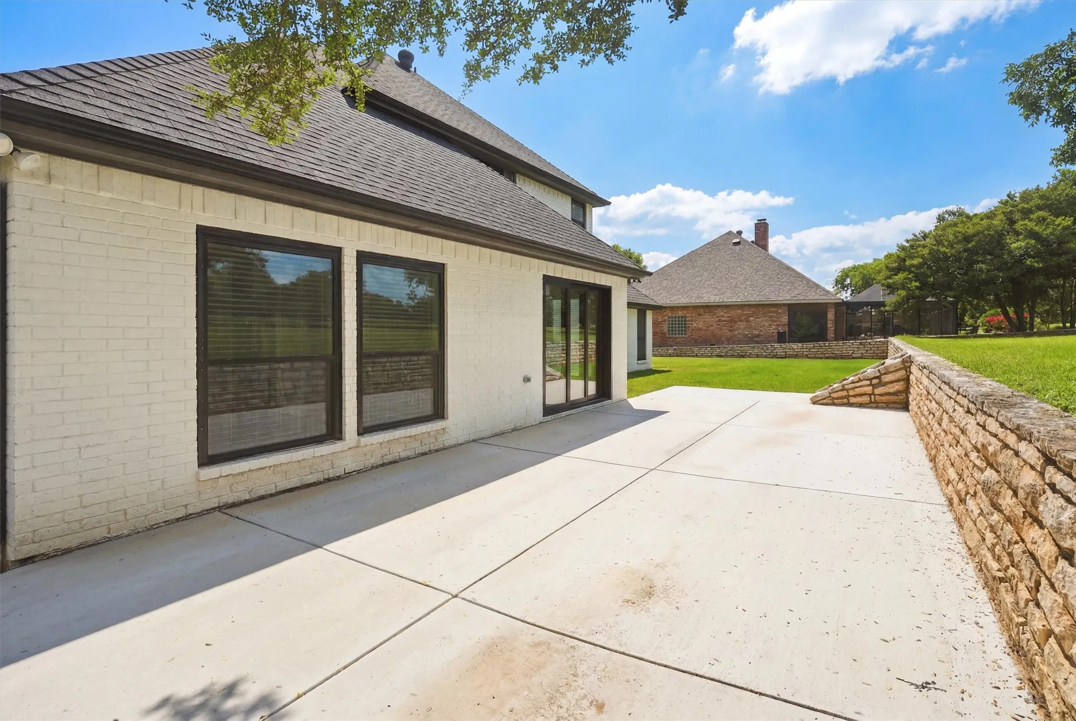 Single Family Residence For Sale in Hood County , 9121 Bontura Road, Granbury, Texas 76049, 4 Bedroom, 4 Bathroom, 3 Garage spaces, 3,000 Sqft, built in 1990, mls#21287442, Real Estate Agent in Granbury, Homes For Sale in Hood county, Homes For Sale in Granbury, Realtor in Granbury Texas, Real Estate Brokerage Independent Realty Texas, Luminita Cordes Realtor