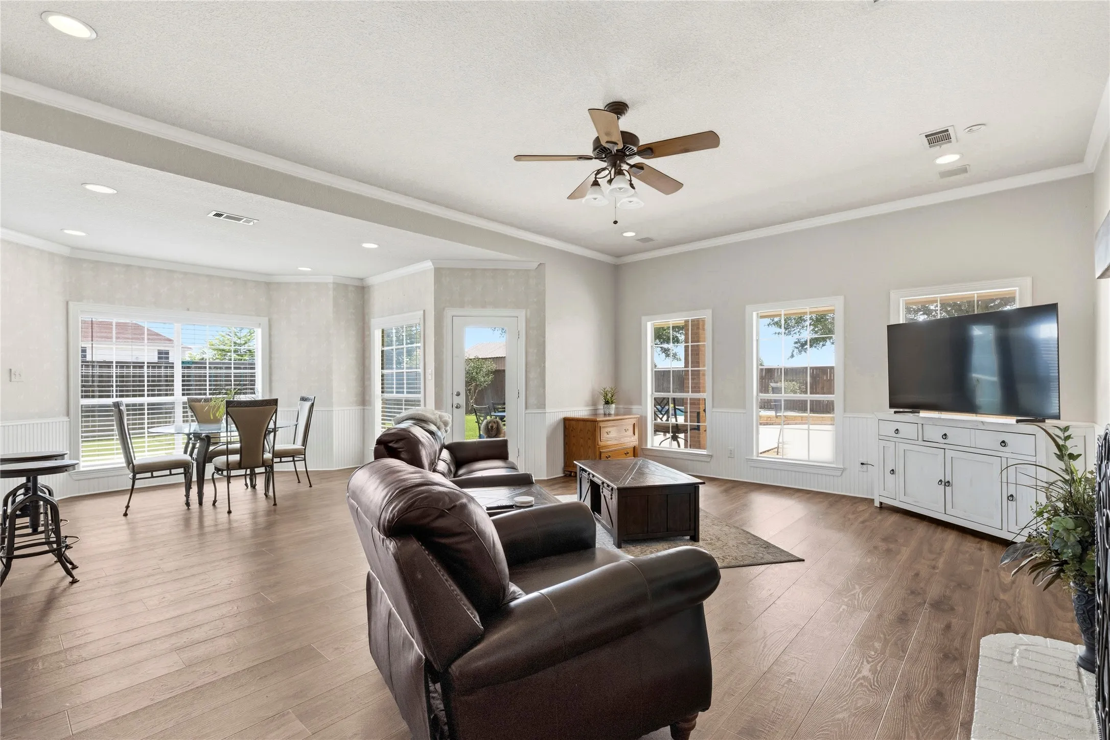 Single Family Residence For Sale in Collin County , 3625 Parker Road, St Paul, Texas 75098, 4 Bedroom, 3 Bathroom, 2 Garage spaces, 2,618 Sqft, built in 1996, mls#21287628, Real Estate Agent in St Paul, Homes For Sale in Collin county, Homes For Sale in St Paul, Realtor in St Paul Texas, Real Estate Brokerage Independent Realty Texas, Luminita Cordes Realtor