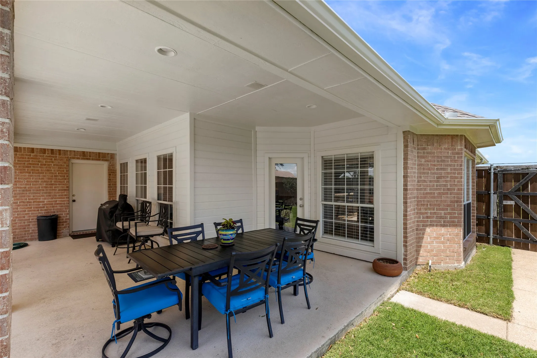 Single Family Residence For Sale in Collin County , 3625 Parker Road, St Paul, Texas 75098, 4 Bedroom, 3 Bathroom, 2 Garage spaces, 2,618 Sqft, built in 1996, mls#21287628, Real Estate Agent in St Paul, Homes For Sale in Collin county, Homes For Sale in St Paul, Realtor in St Paul Texas, Real Estate Brokerage Independent Realty Texas, Luminita Cordes Realtor