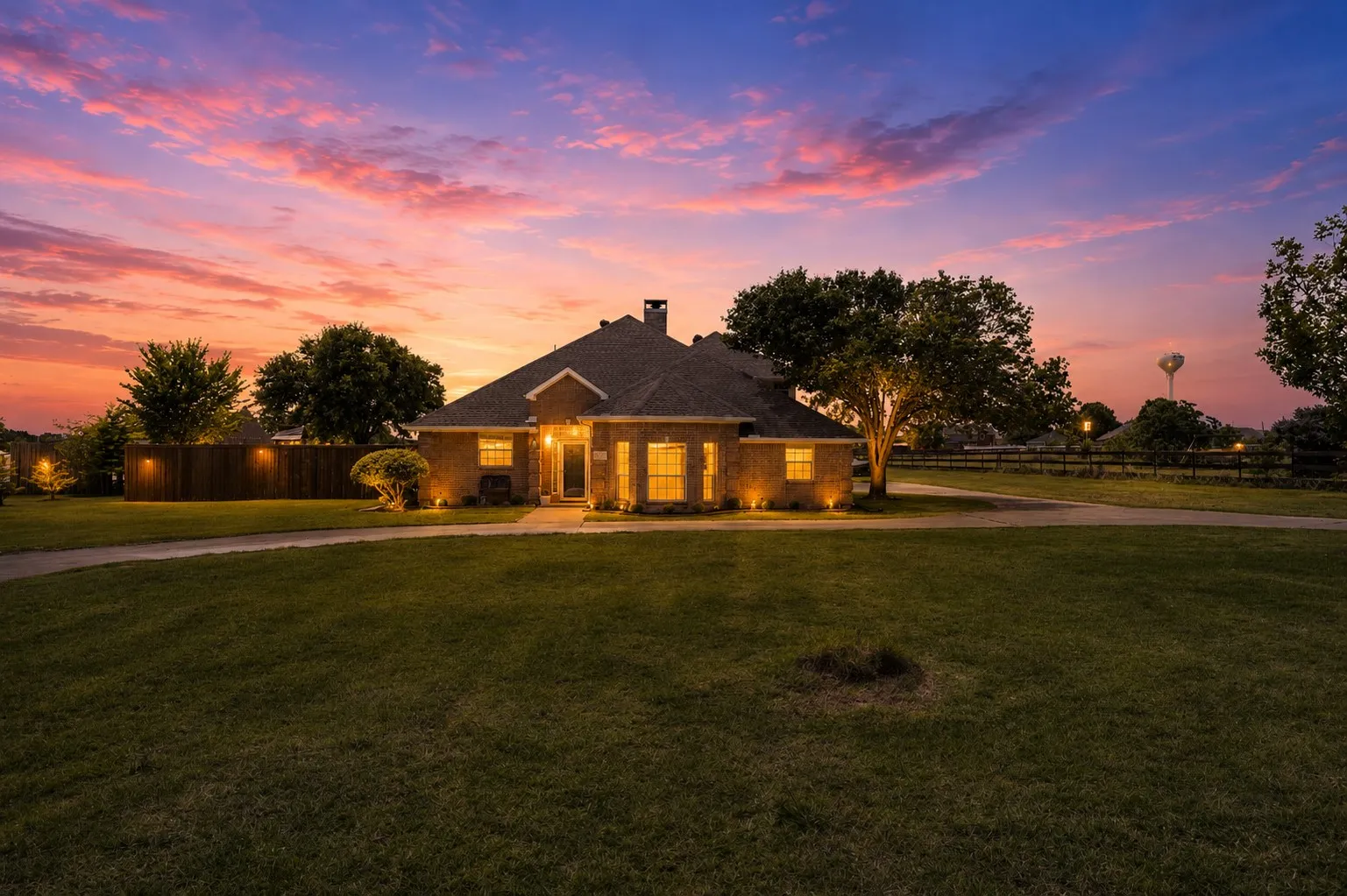 Single Family Residence For Sale in Collin County , 3625 Parker Road, St Paul, Texas 75098, 4 Bedroom, 3 Bathroom, 2 Garage spaces, 2,618 Sqft, built in 1996, mls#21287628, Real Estate Agent in St Paul, Homes For Sale in Collin county, Homes For Sale in St Paul, Realtor in St Paul Texas, Real Estate Brokerage Independent Realty Texas, Luminita Cordes Realtor