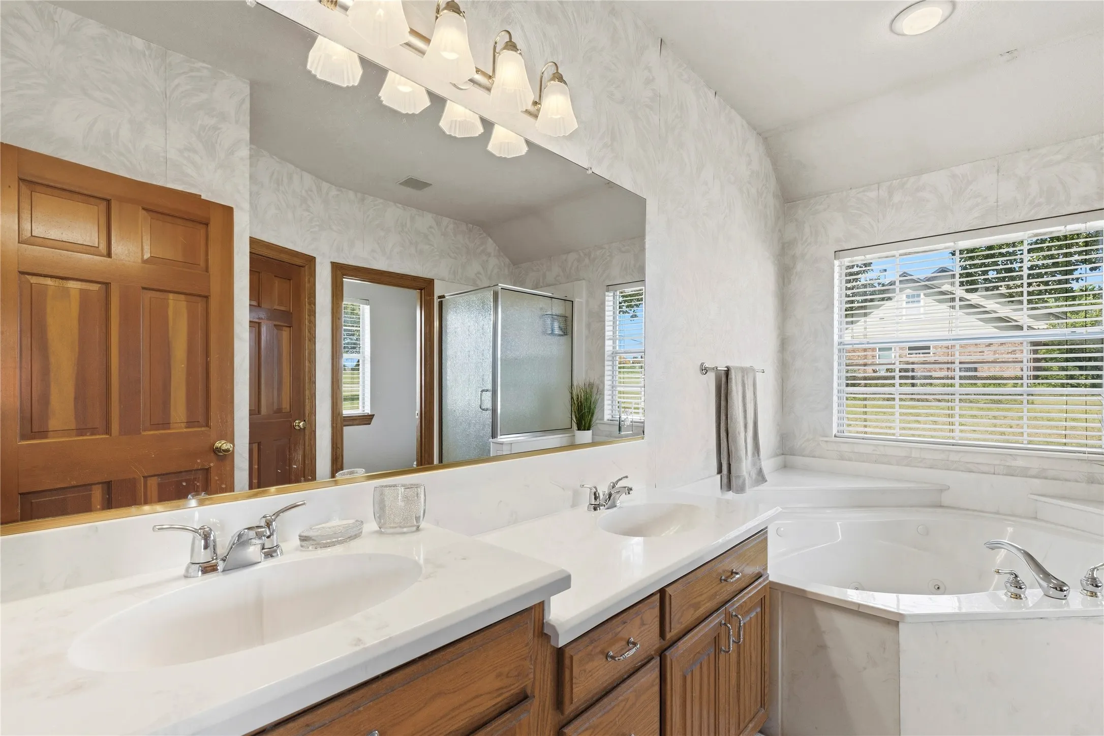 Single Family Residence For Sale in Collin County , 3625 Parker Road, St Paul, Texas 75098, 4 Bedroom, 3 Bathroom, 2 Garage spaces, 2,618 Sqft, built in 1996, mls#21287628, Real Estate Agent in St Paul, Homes For Sale in Collin county, Homes For Sale in St Paul, Realtor in St Paul Texas, Real Estate Brokerage Independent Realty Texas, Luminita Cordes Realtor