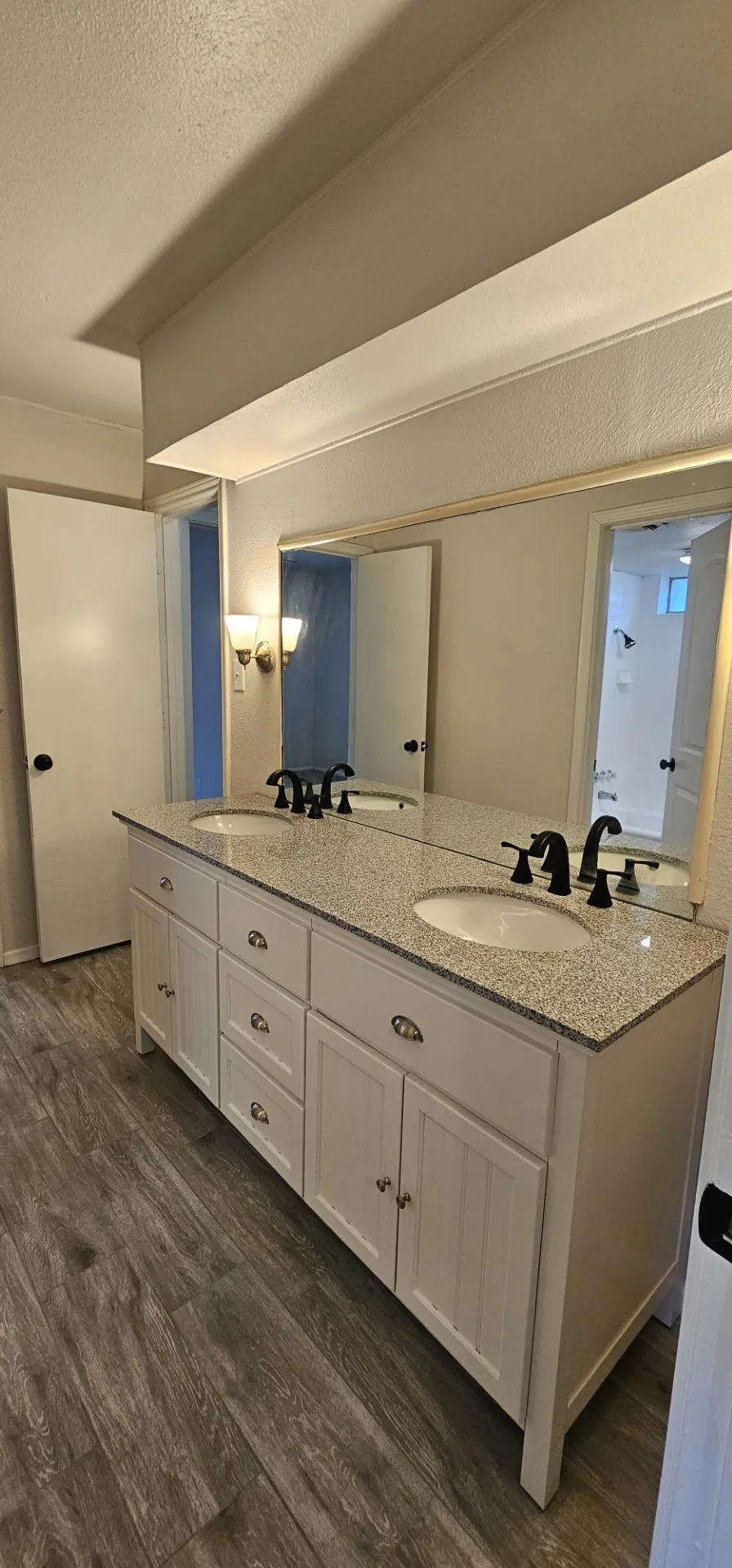 Single Family Residence For Rent in Dallas County , 1204 Laurie Avenue, De Soto, Texas 75115, 4 Bedroom, 2 Bathroom, 2 Garage spaces, 2,104 Sqft, built in 1973, mls#21290403, Real Estate Agent in De Soto, Homes For Rent in Dallas county, Homes For Rent in De Soto, Realtor in De Soto Texas, Real Estate Brokerage Independent Realty Texas, Luminita Cordes Realtor