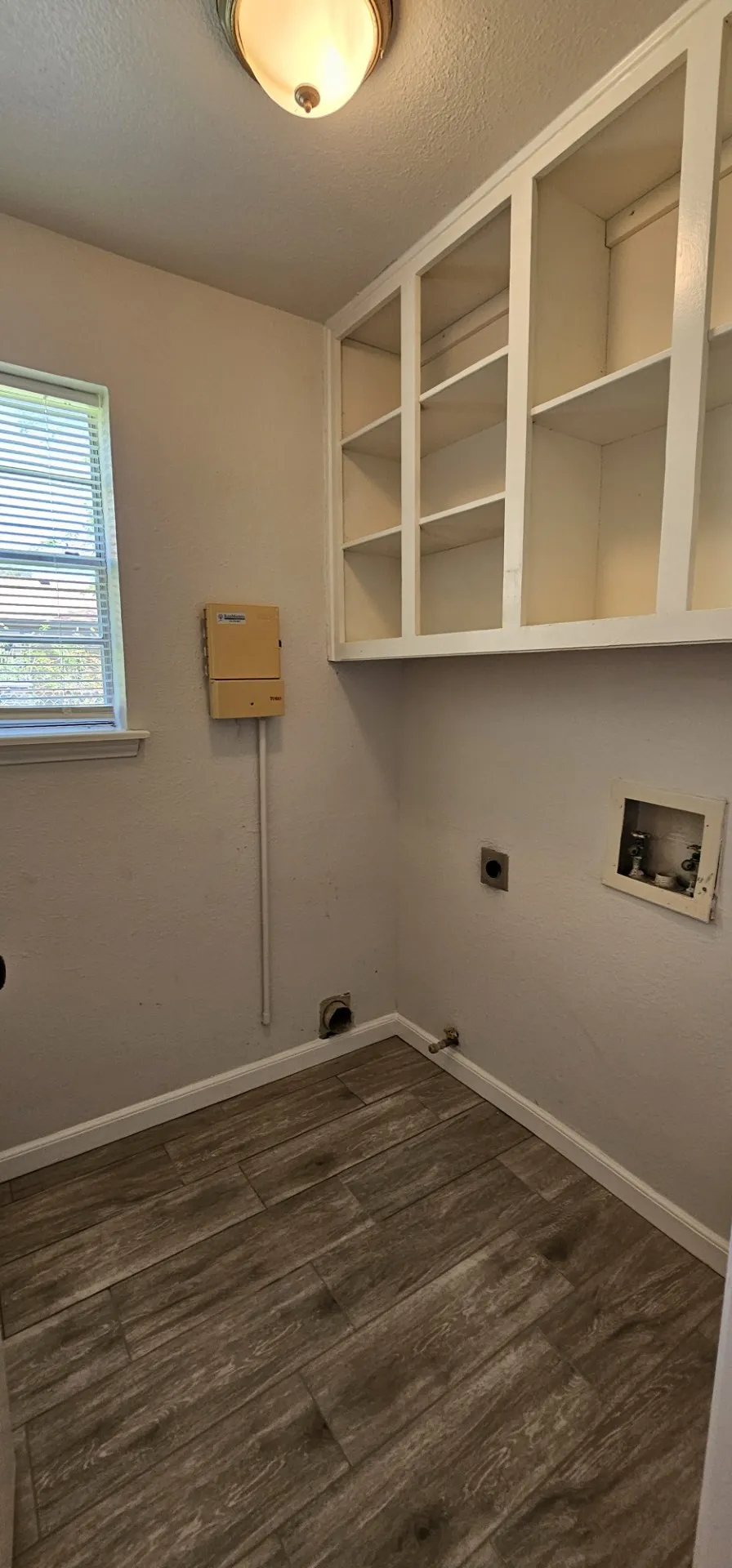Single Family Residence For Rent in Dallas County , 1204 Laurie Avenue, De Soto, Texas 75115, 4 Bedroom, 2 Bathroom, 2 Garage spaces, 2,104 Sqft, built in 1973, mls#21290403, Real Estate Agent in De Soto, Homes For Rent in Dallas county, Homes For Rent in De Soto, Realtor in De Soto Texas, Real Estate Brokerage Independent Realty Texas, Luminita Cordes Realtor