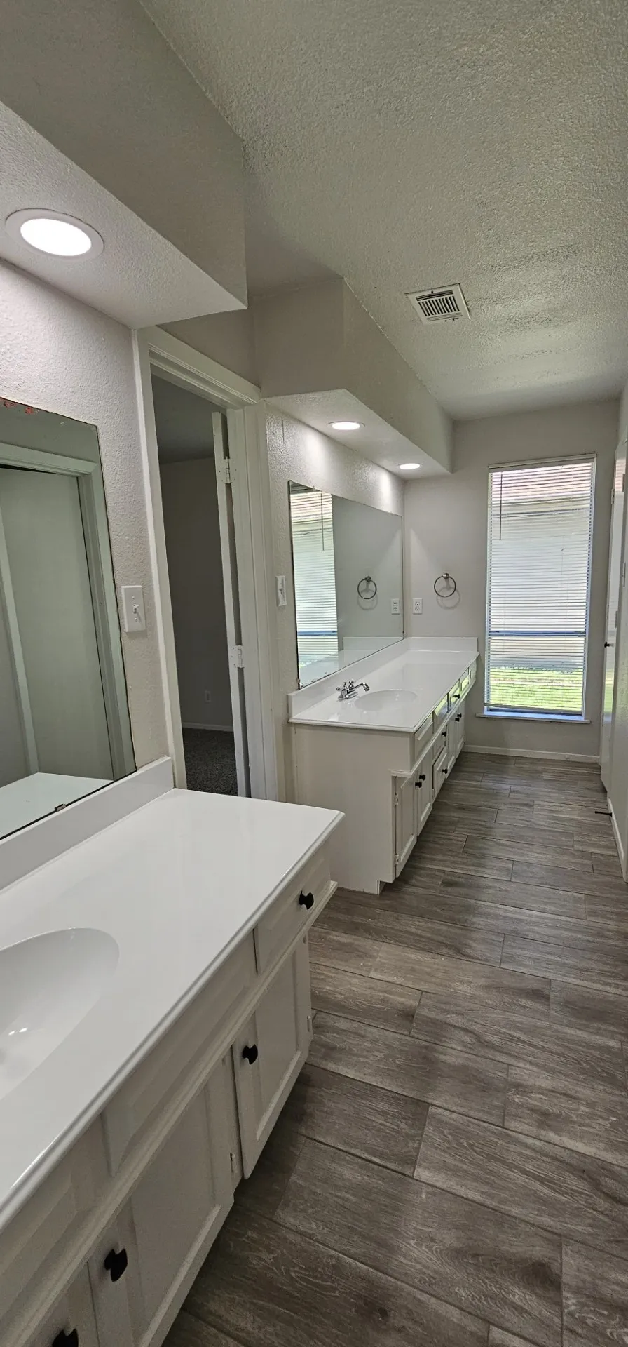 Single Family Residence For Rent in Dallas County , 1204 Laurie Avenue, De Soto, Texas 75115, 4 Bedroom, 2 Bathroom, 2 Garage spaces, 2,104 Sqft, built in 1973, mls#21290403, Real Estate Agent in De Soto, Homes For Rent in Dallas county, Homes For Rent in De Soto, Realtor in De Soto Texas, Real Estate Brokerage Independent Realty Texas, Luminita Cordes Realtor