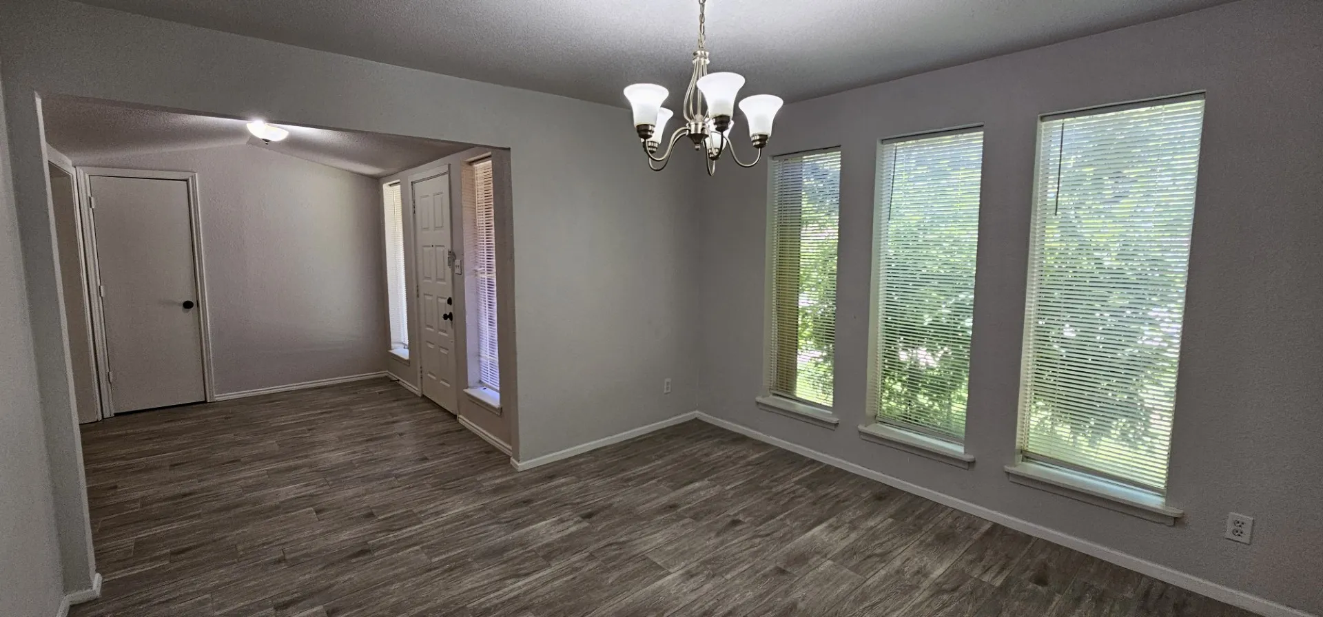 Single Family Residence For Rent in Dallas County , 1204 Laurie Avenue, De Soto, Texas 75115, 4 Bedroom, 2 Bathroom, 2 Garage spaces, 2,104 Sqft, built in 1973, mls#21290403, Real Estate Agent in De Soto, Homes For Rent in Dallas county, Homes For Rent in De Soto, Realtor in De Soto Texas, Real Estate Brokerage Independent Realty Texas, Luminita Cordes Realtor