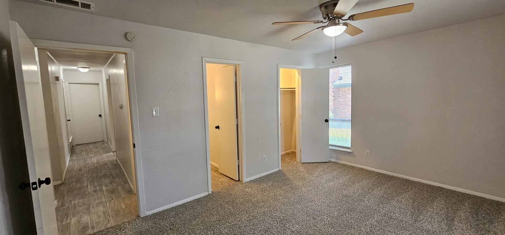 Single Family Residence For Rent in Dallas County , 1204 Laurie Avenue, De Soto, Texas 75115, 4 Bedroom, 2 Bathroom, 2 Garage spaces, 2,104 Sqft, built in 1973, mls#21290403, Real Estate Agent in De Soto, Homes For Rent in Dallas county, Homes For Rent in De Soto, Realtor in De Soto Texas, Real Estate Brokerage Independent Realty Texas, Luminita Cordes Realtor