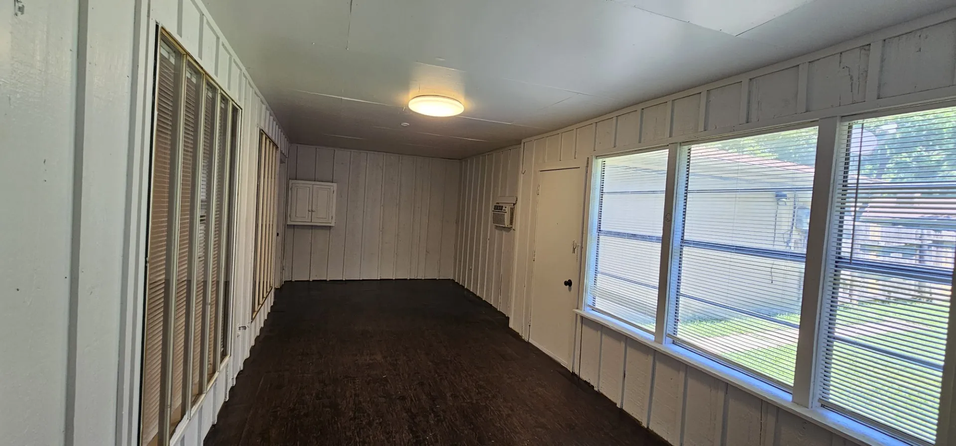 Single Family Residence For Rent in Dallas County , 1204 Laurie Avenue, De Soto, Texas 75115, 4 Bedroom, 2 Bathroom, 2 Garage spaces, 2,104 Sqft, built in 1973, mls#21290403, Real Estate Agent in De Soto, Homes For Rent in Dallas county, Homes For Rent in De Soto, Realtor in De Soto Texas, Real Estate Brokerage Independent Realty Texas, Luminita Cordes Realtor