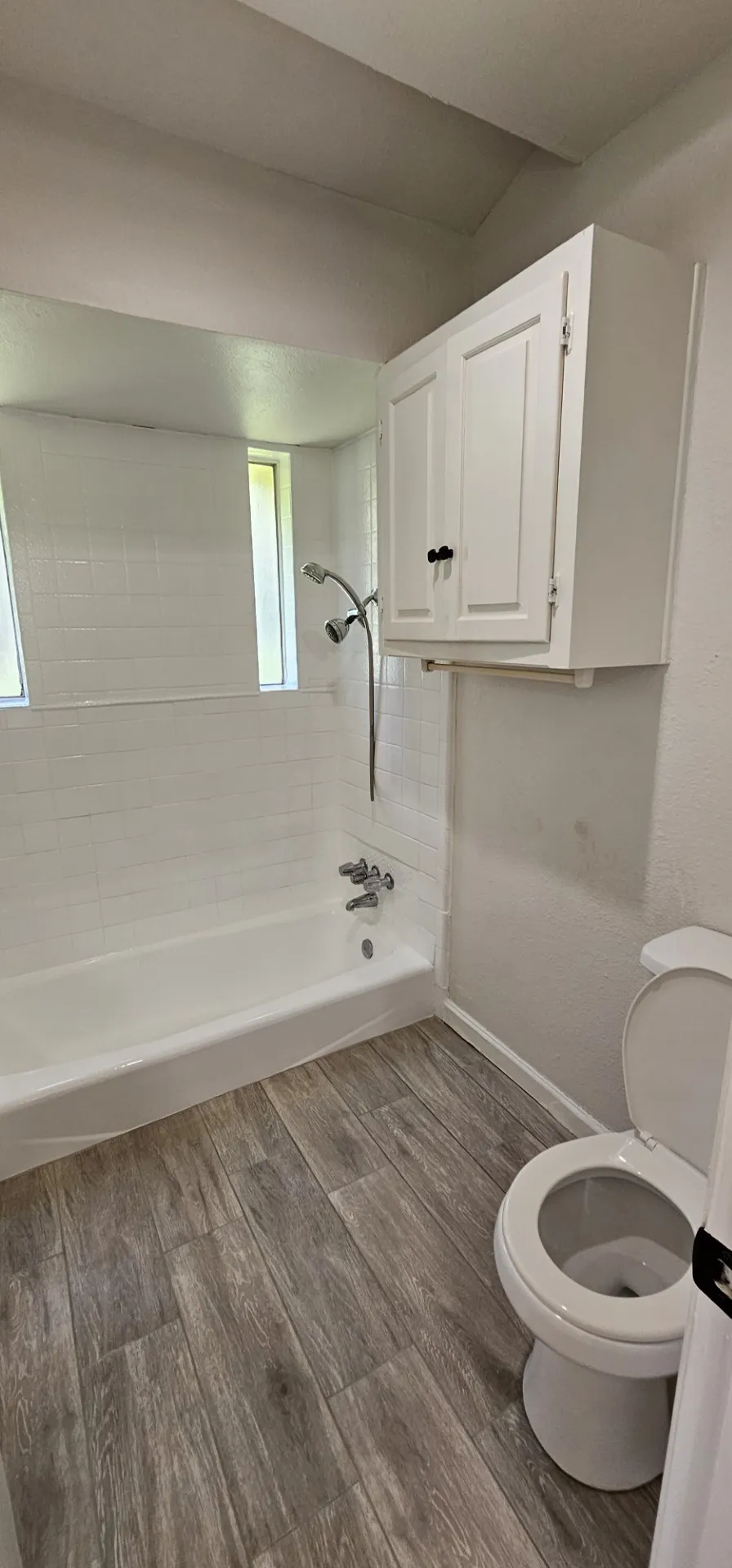 Single Family Residence For Rent in Dallas County , 1204 Laurie Avenue, De Soto, Texas 75115, 4 Bedroom, 2 Bathroom, 2 Garage spaces, 2,104 Sqft, built in 1973, mls#21290403, Real Estate Agent in De Soto, Homes For Rent in Dallas county, Homes For Rent in De Soto, Realtor in De Soto Texas, Real Estate Brokerage Independent Realty Texas, Luminita Cordes Realtor