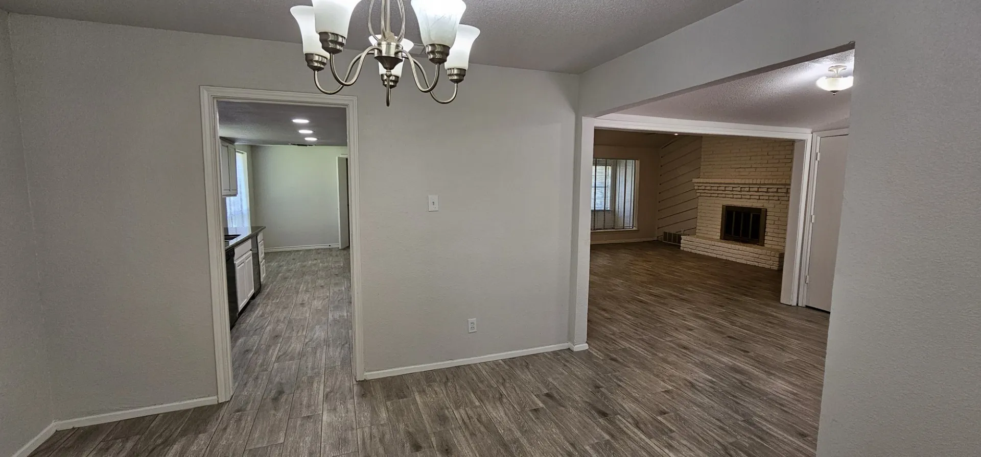 Single Family Residence For Rent in Dallas County , 1204 Laurie Avenue, De Soto, Texas 75115, 4 Bedroom, 2 Bathroom, 2 Garage spaces, 2,104 Sqft, built in 1973, mls#21290403, Real Estate Agent in De Soto, Homes For Rent in Dallas county, Homes For Rent in De Soto, Realtor in De Soto Texas, Real Estate Brokerage Independent Realty Texas, Luminita Cordes Realtor