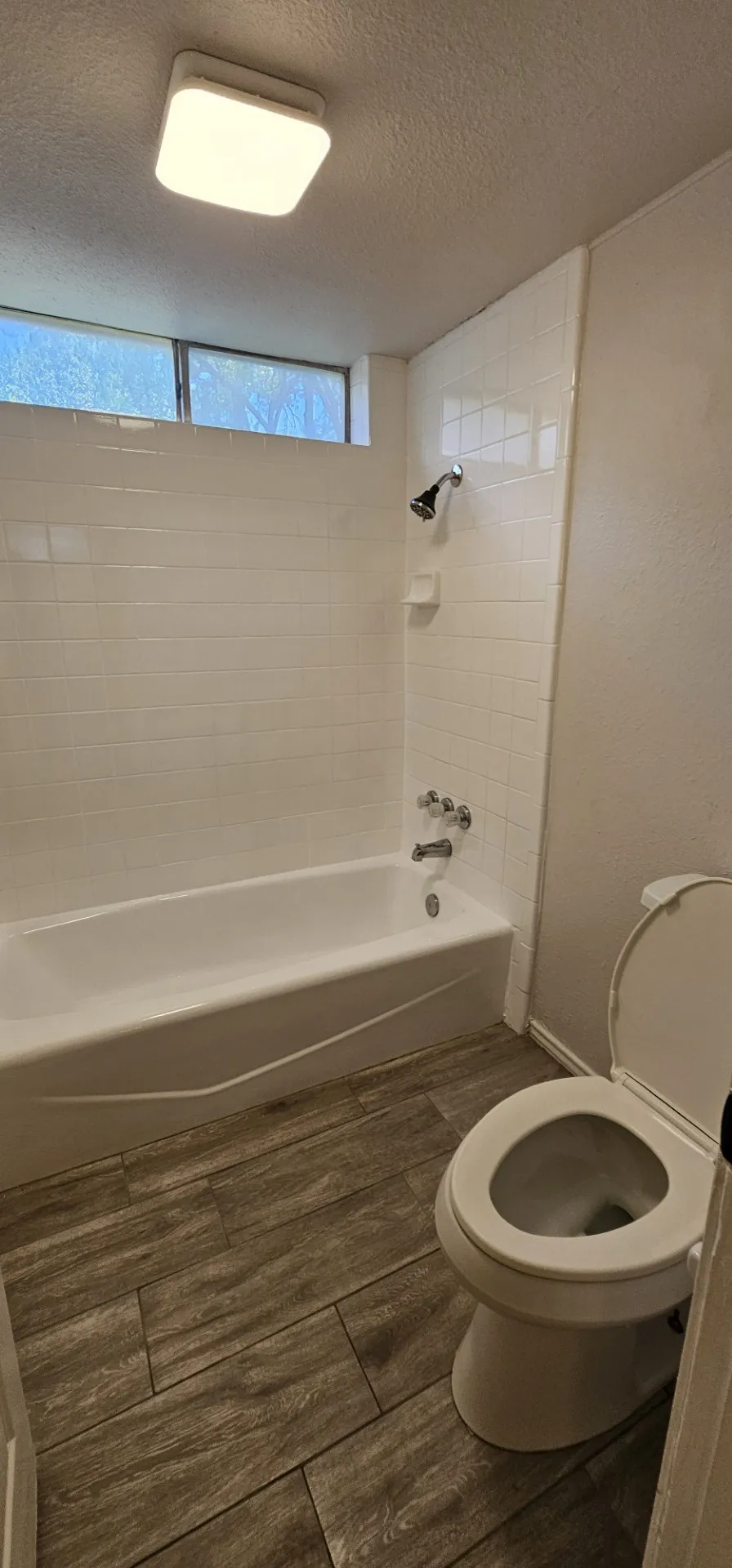 Single Family Residence For Rent in Dallas County , 1204 Laurie Avenue, De Soto, Texas 75115, 4 Bedroom, 2 Bathroom, 2 Garage spaces, 2,104 Sqft, built in 1973, mls#21290403, Real Estate Agent in De Soto, Homes For Rent in Dallas county, Homes For Rent in De Soto, Realtor in De Soto Texas, Real Estate Brokerage Independent Realty Texas, Luminita Cordes Realtor