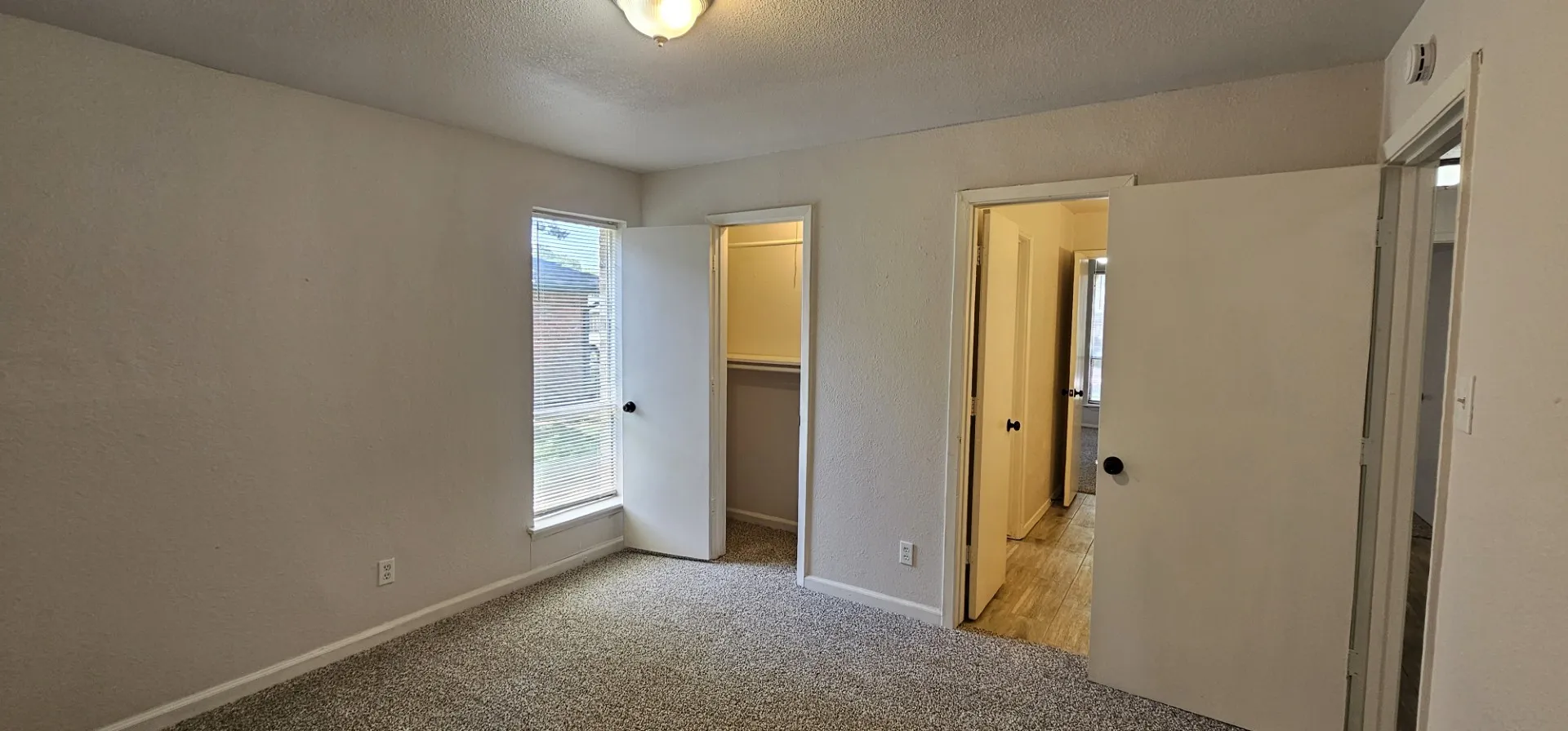 Single Family Residence For Rent in Dallas County , 1204 Laurie Avenue, De Soto, Texas 75115, 4 Bedroom, 2 Bathroom, 2 Garage spaces, 2,104 Sqft, built in 1973, mls#21290403, Real Estate Agent in De Soto, Homes For Rent in Dallas county, Homes For Rent in De Soto, Realtor in De Soto Texas, Real Estate Brokerage Independent Realty Texas, Luminita Cordes Realtor