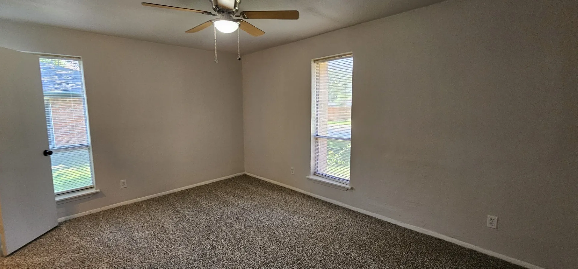 Single Family Residence For Rent in Dallas County , 1204 Laurie Avenue, De Soto, Texas 75115, 4 Bedroom, 2 Bathroom, 2 Garage spaces, 2,104 Sqft, built in 1973, mls#21290403, Real Estate Agent in De Soto, Homes For Rent in Dallas county, Homes For Rent in De Soto, Realtor in De Soto Texas, Real Estate Brokerage Independent Realty Texas, Luminita Cordes Realtor
