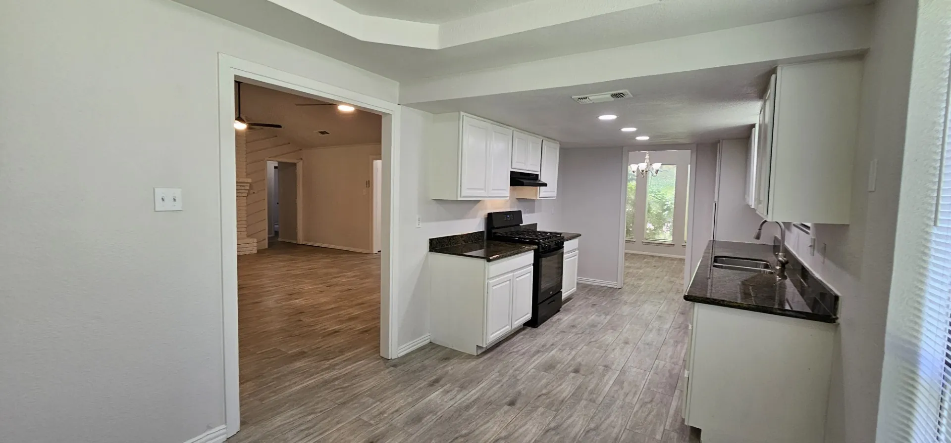 Single Family Residence For Rent in Dallas County , 1204 Laurie Avenue, De Soto, Texas 75115, 4 Bedroom, 2 Bathroom, 2 Garage spaces, 2,104 Sqft, built in 1973, mls#21290403, Real Estate Agent in De Soto, Homes For Rent in Dallas county, Homes For Rent in De Soto, Realtor in De Soto Texas, Real Estate Brokerage Independent Realty Texas, Luminita Cordes Realtor