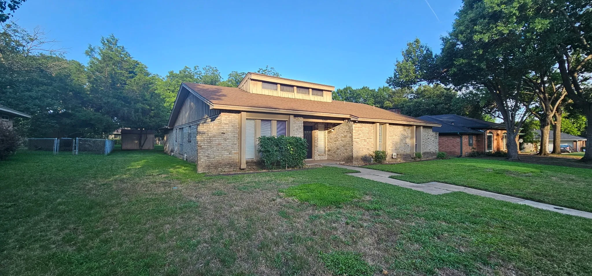 Single Family Residence For Rent in Dallas County , 1204 Laurie Avenue, De Soto, Texas 75115, 4 Bedroom, 2 Bathroom, 2 Garage spaces, 2,104 Sqft, built in 1973, mls#21290403, Real Estate Agent in De Soto, Homes For Rent in Dallas county, Homes For Rent in De Soto, Realtor in De Soto Texas, Real Estate Brokerage Independent Realty Texas, Luminita Cordes Realtor