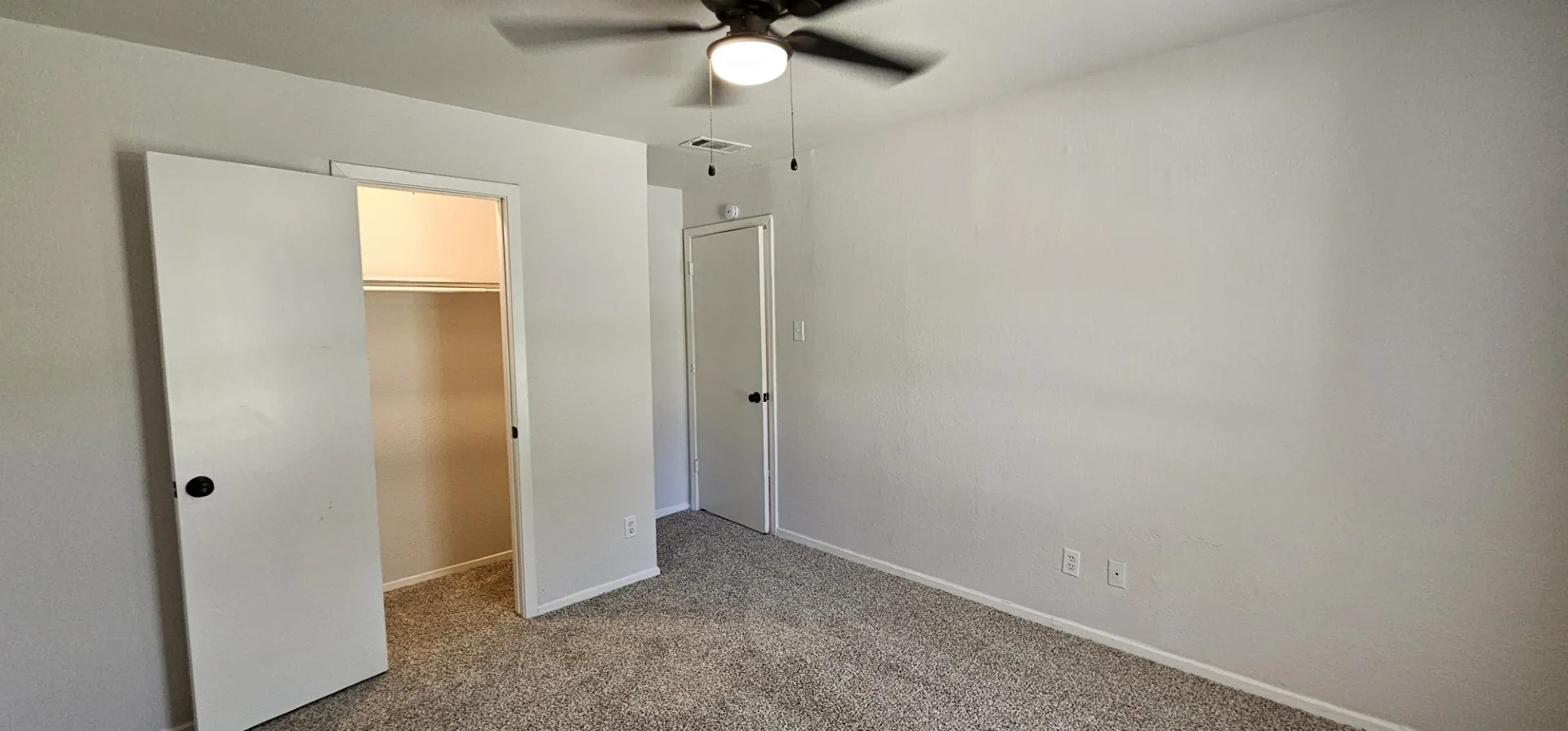 Single Family Residence For Rent in Dallas County , 1204 Laurie Avenue, De Soto, Texas 75115, 4 Bedroom, 2 Bathroom, 2 Garage spaces, 2,104 Sqft, built in 1973, mls#21290403, Real Estate Agent in De Soto, Homes For Rent in Dallas county, Homes For Rent in De Soto, Realtor in De Soto Texas, Real Estate Brokerage Independent Realty Texas, Luminita Cordes Realtor