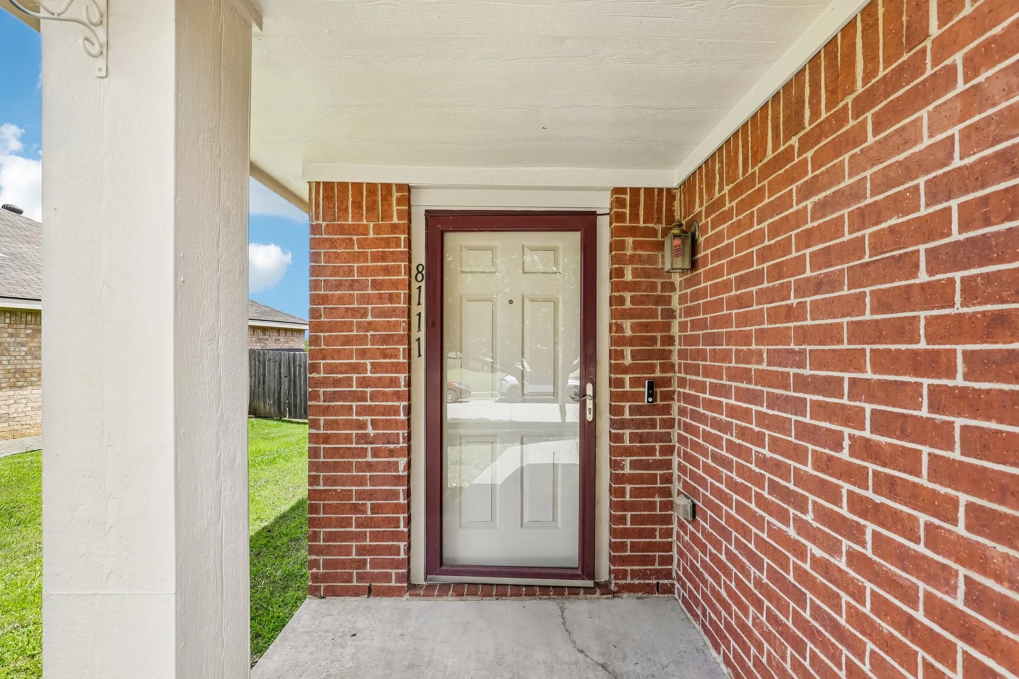 Single Family Residence For Sale in Tarrant County , 8111 Macgregor Drive, Arlington, Texas 76002, 3 Bedrooms, 2 Bathrooms, 2 Garage spaces, 1,528 Sqft, built in 2006, Price $315,000, mls#21289568, Real Estate Agent in Arlington, Homes For Sale in Tarrant county, Homes For Sale in Arlington, Realtor in Arlington Texas, Real Estate Brokerage Independent Realty Texas, Luminita Cordes Realtor