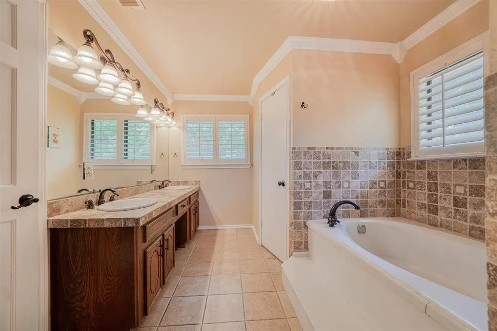 Single Family Residence For Sale in Upshur County , 1936 B Silver Maple Road, Big Sandy, Texas 75755, 3 Bedroom, 2 Bathroom, Garage spaces, 2,155 Sqft, built in 1986, mls#21290296, Real Estate Agent in Big Sandy, Homes For Sale in Upshur county, Homes For Sale in Big Sandy, Realtor in Big Sandy Texas, Real Estate Brokerage Independent Realty Texas, Luminita Cordes Realtor