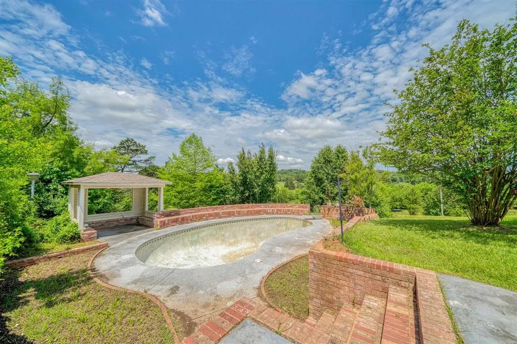 Single Family Residence For Sale in Upshur County , 1936 B Silver Maple Road, Big Sandy, Texas 75755, 3 Bedroom, 2 Bathroom, Garage spaces, 2,155 Sqft, built in 1986, mls#21290296, Real Estate Agent in Big Sandy, Homes For Sale in Upshur county, Homes For Sale in Big Sandy, Realtor in Big Sandy Texas, Real Estate Brokerage Independent Realty Texas, Luminita Cordes Realtor