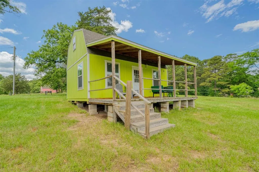 Single Family Residence For Sale in Upshur County , 1936 B Silver Maple Road, Big Sandy, Texas 75755, 3 Bedroom, 2 Bathroom, Garage spaces, 2,155 Sqft, built in 1986, mls#21290296, Real Estate Agent in Big Sandy, Homes For Sale in Upshur county, Homes For Sale in Big Sandy, Realtor in Big Sandy Texas, Real Estate Brokerage Independent Realty Texas, Luminita Cordes Realtor