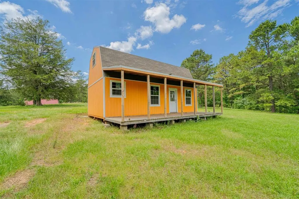 Single Family Residence For Sale in Upshur County , 1936 B Silver Maple Road, Big Sandy, Texas 75755, 3 Bedroom, 2 Bathroom, Garage spaces, 2,155 Sqft, built in 1986, mls#21290296, Real Estate Agent in Big Sandy, Homes For Sale in Upshur county, Homes For Sale in Big Sandy, Realtor in Big Sandy Texas, Real Estate Brokerage Independent Realty Texas, Luminita Cordes Realtor