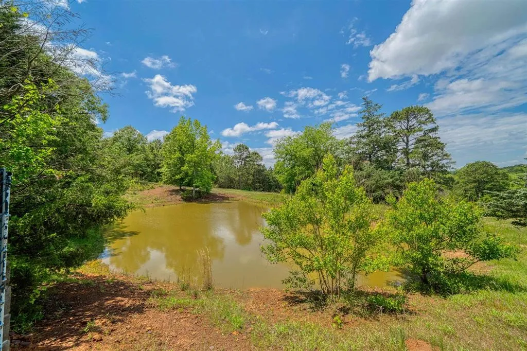 Single Family Residence For Sale in Upshur County , 1936 B Silver Maple Road, Big Sandy, Texas 75755, 3 Bedroom, 2 Bathroom, Garage spaces, 2,155 Sqft, built in 1986, mls#21290296, Real Estate Agent in Big Sandy, Homes For Sale in Upshur county, Homes For Sale in Big Sandy, Realtor in Big Sandy Texas, Real Estate Brokerage Independent Realty Texas, Luminita Cordes Realtor