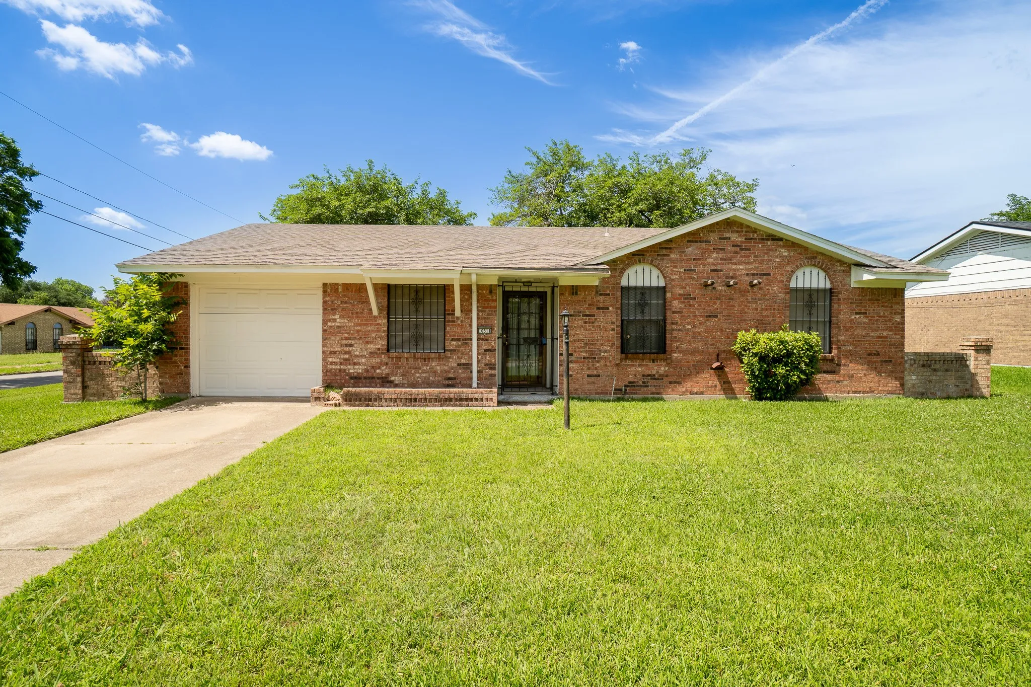 Single Family Residence For Sale in Dallas County , 10311 Cradlerock Drive, Dallas, Texas 75217, 3 Bedroom, 2 Bathroom, 1 Garage spaces, 1,630 Sqft, built in 1972, mls#21290407, Real Estate Agent in Dallas, Homes For Sale in Dallas county, Homes For Sale in Dallas, Realtor in Dallas Texas, Real Estate Brokerage Independent Realty Texas, Luminita Cordes Realtor