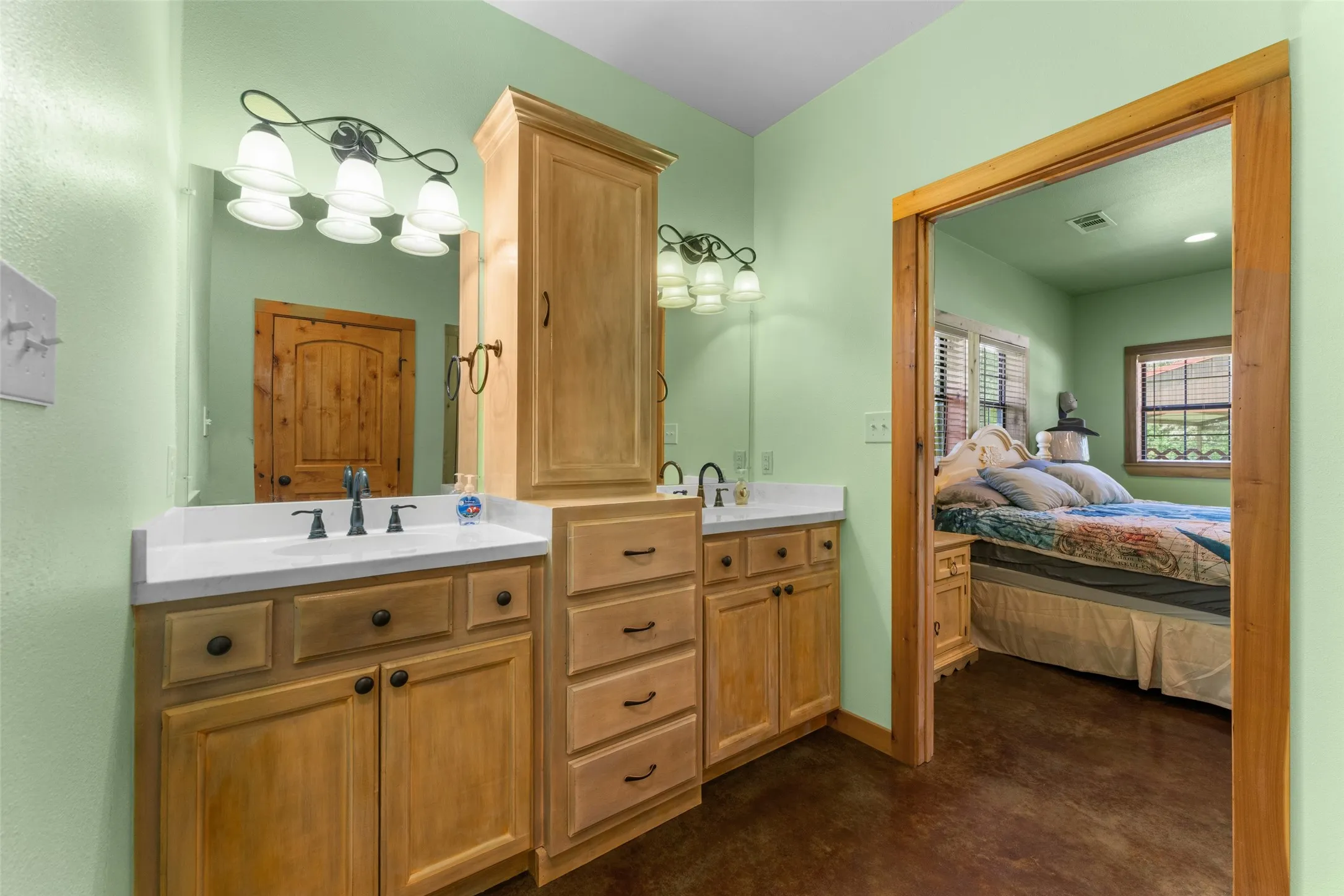 primary ensuite