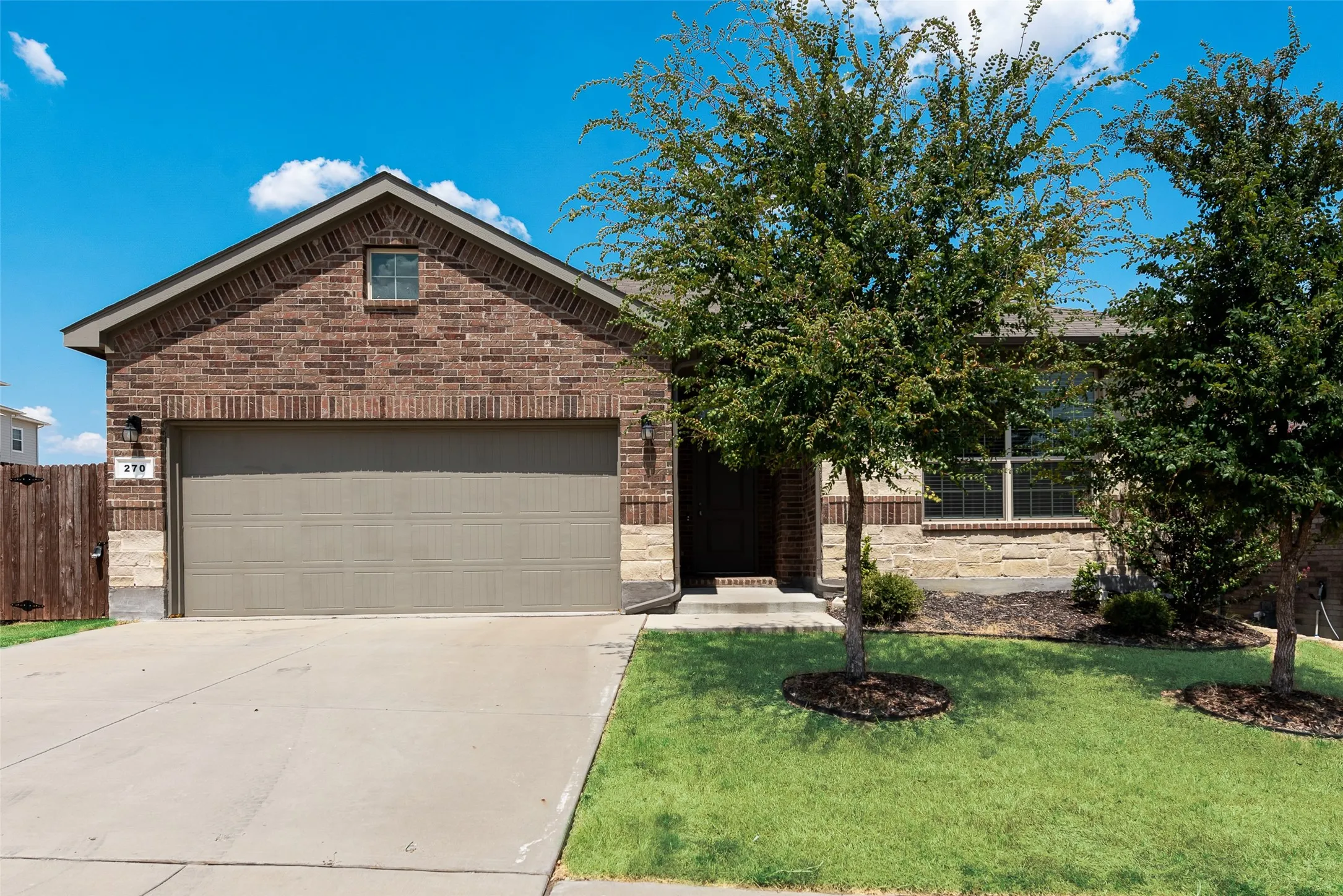 Single Family Residence For Rent in Tarrant County , 270 Irish Moss Drive, Fort Worth, Texas 76052, 4 Bedroom, 2 Bathroom, 2 Garage spaces, 2,220 Sqft, built in 2022, mls#21290447, Real Estate Agent in Fort Worth, Homes For Rent in Tarrant county, Homes For Rent in Fort Worth, Realtor in Fort Worth Texas, Real Estate Brokerage Independent Realty Texas, Luminita Cordes Realtor