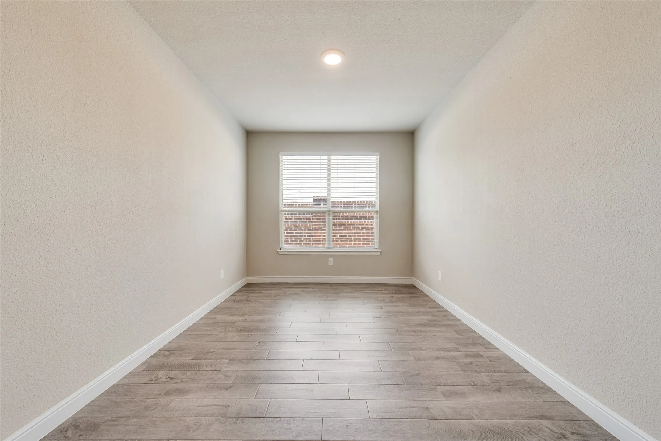 Single Family Residence For Rent in Tarrant County , 270 Irish Moss Drive, Fort Worth, Texas 76052, 4 Bedroom, 2 Bathroom, 2 Garage spaces, 2,220 Sqft, built in 2022, mls#21290447, Real Estate Agent in Fort Worth, Homes For Rent in Tarrant county, Homes For Rent in Fort Worth, Realtor in Fort Worth Texas, Real Estate Brokerage Independent Realty Texas, Luminita Cordes Realtor