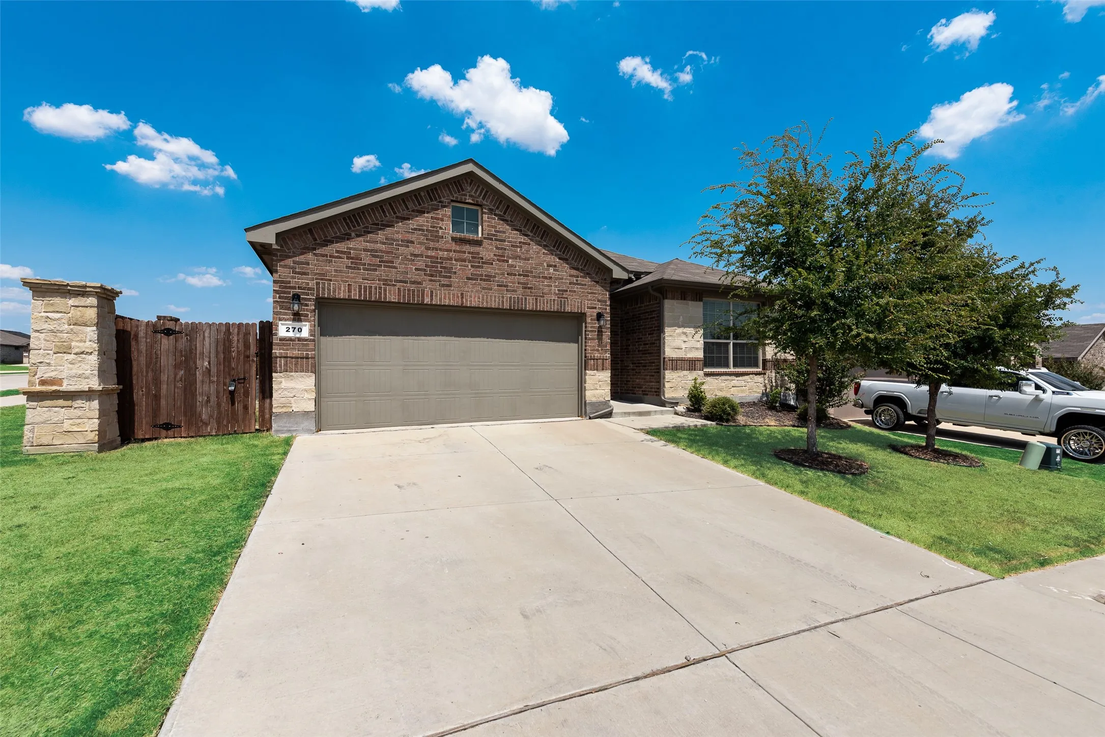 Single Family Residence For Rent in Tarrant County , 270 Irish Moss Drive, Fort Worth, Texas 76052, 4 Bedroom, 2 Bathroom, 2 Garage spaces, 2,220 Sqft, built in 2022, mls#21290447, Real Estate Agent in Fort Worth, Homes For Rent in Tarrant county, Homes For Rent in Fort Worth, Realtor in Fort Worth Texas, Real Estate Brokerage Independent Realty Texas, Luminita Cordes Realtor