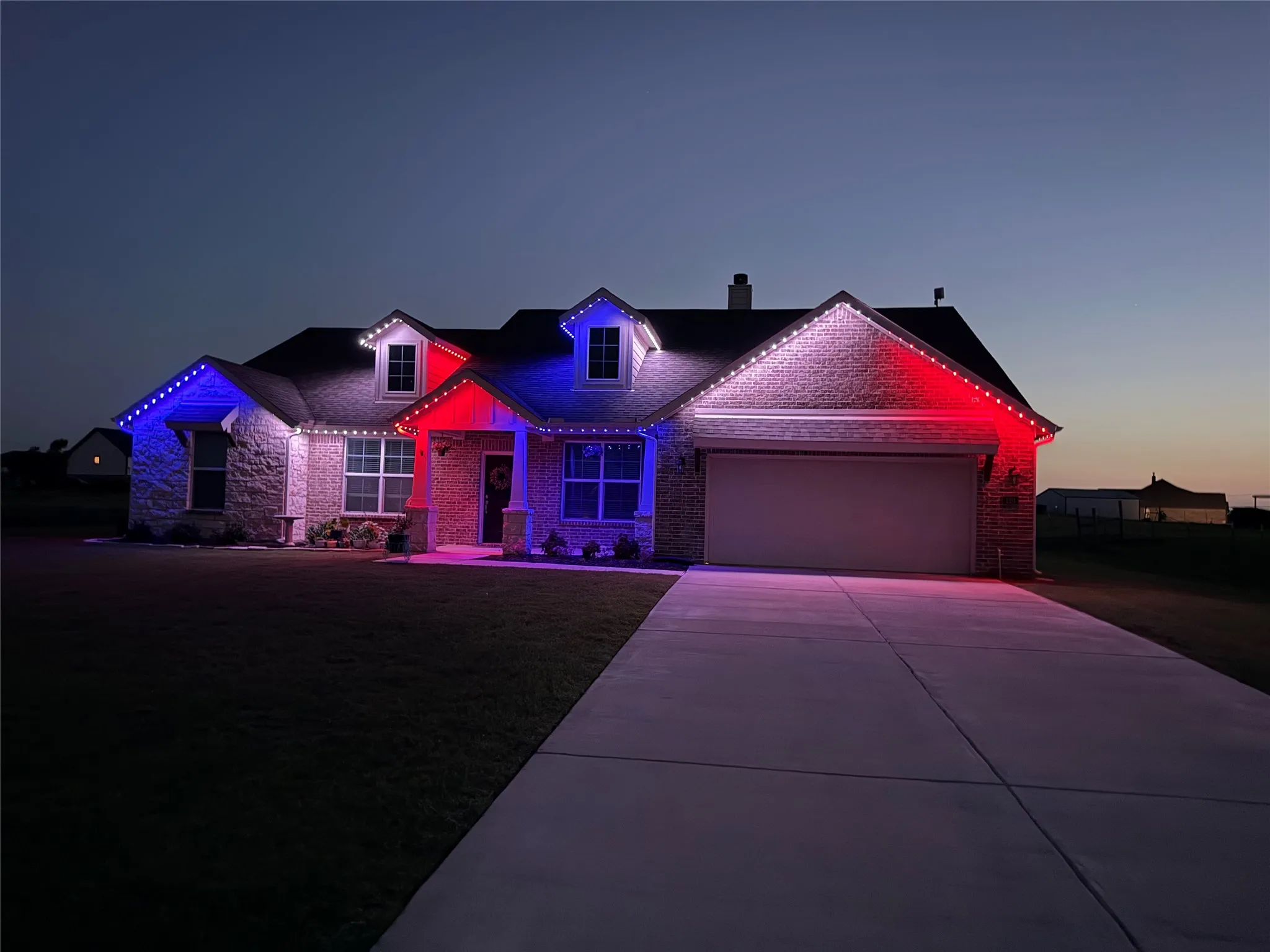 Show off your personality with customizable Jelly Fish lighting!
