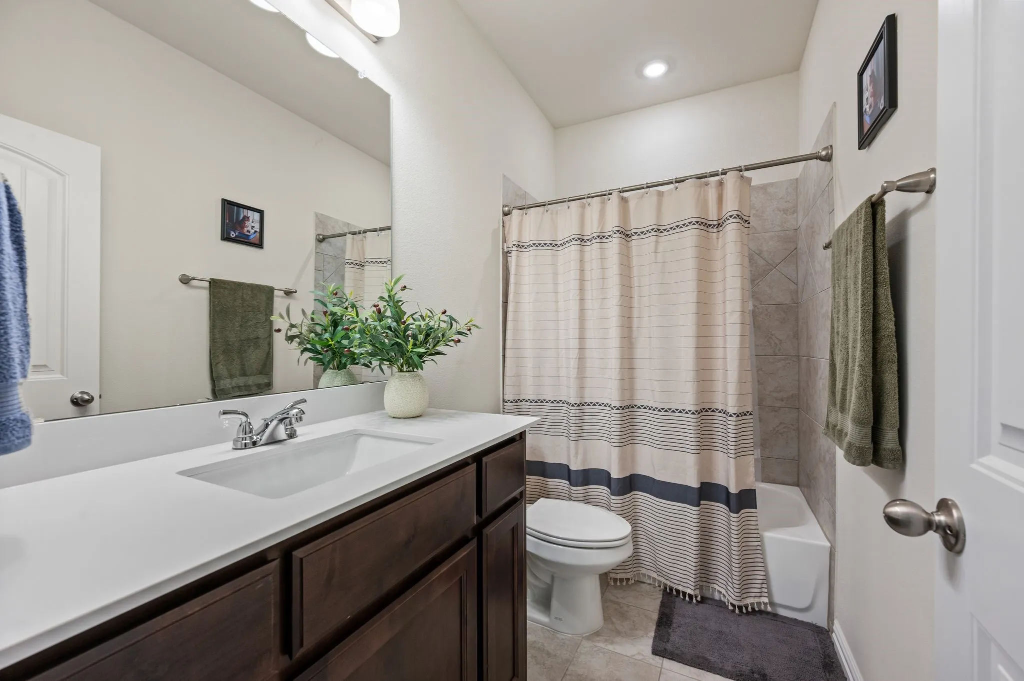 Single Family Residence For Sale in Wise County , 120 Croft Court, Decatur, Texas 76234, 4 Bedroom, 3 Bathroom, 2 Garage spaces, 2,229 Sqft, built in 2022, mls#21290423, Real Estate Agent in Decatur, Homes For Sale in Wise county, Homes For Sale in Decatur, Realtor in Decatur Texas, Real Estate Brokerage Independent Realty Texas, Luminita Cordes Realtor