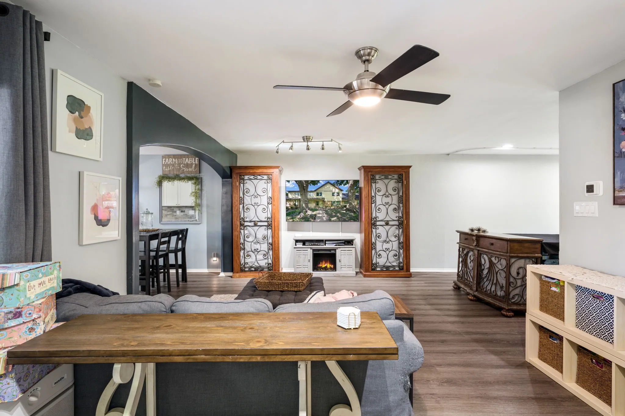 Single Family Residence For Sale in Dallas County , 4822 Rollingwood Court, Garland, Texas 75043, 2 Bedroom, 3 Bathroom, Garage spaces, 1,626 Sqft, built in 1973, mls#21289550, Real Estate Agent in Garland, Homes For Sale in Dallas county, Homes For Sale in Garland, Realtor in Garland Texas, Real Estate Brokerage Independent Realty Texas, Luminita Cordes Realtor
