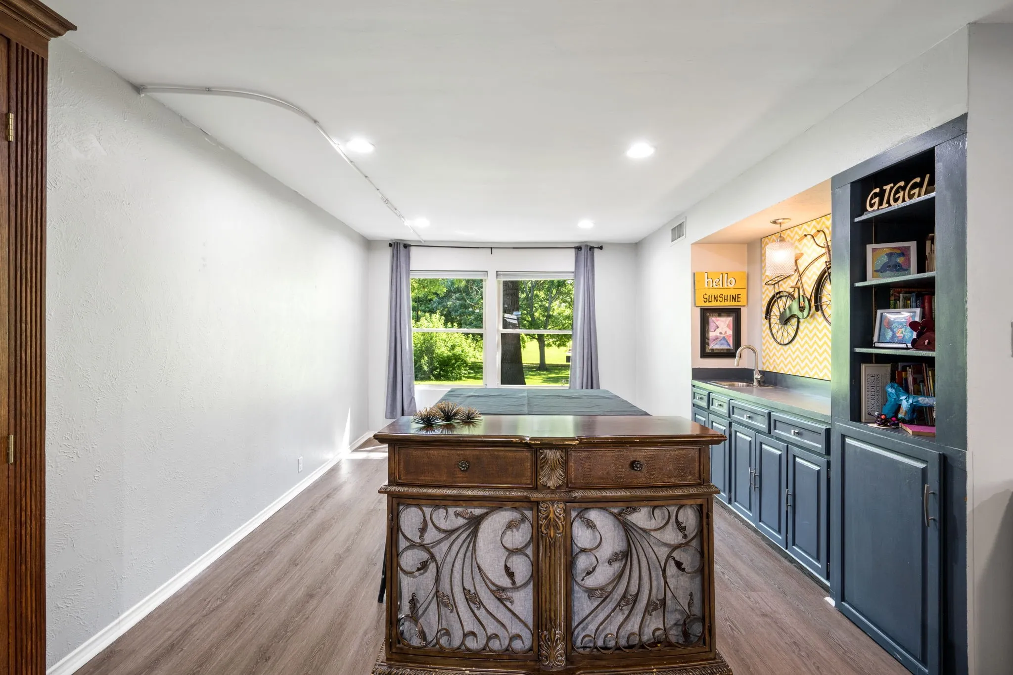 Single Family Residence For Sale in Dallas County , 4822 Rollingwood Court, Garland, Texas 75043, 2 Bedroom, 3 Bathroom, Garage spaces, 1,626 Sqft, built in 1973, mls#21289550, Real Estate Agent in Garland, Homes For Sale in Dallas county, Homes For Sale in Garland, Realtor in Garland Texas, Real Estate Brokerage Independent Realty Texas, Luminita Cordes Realtor