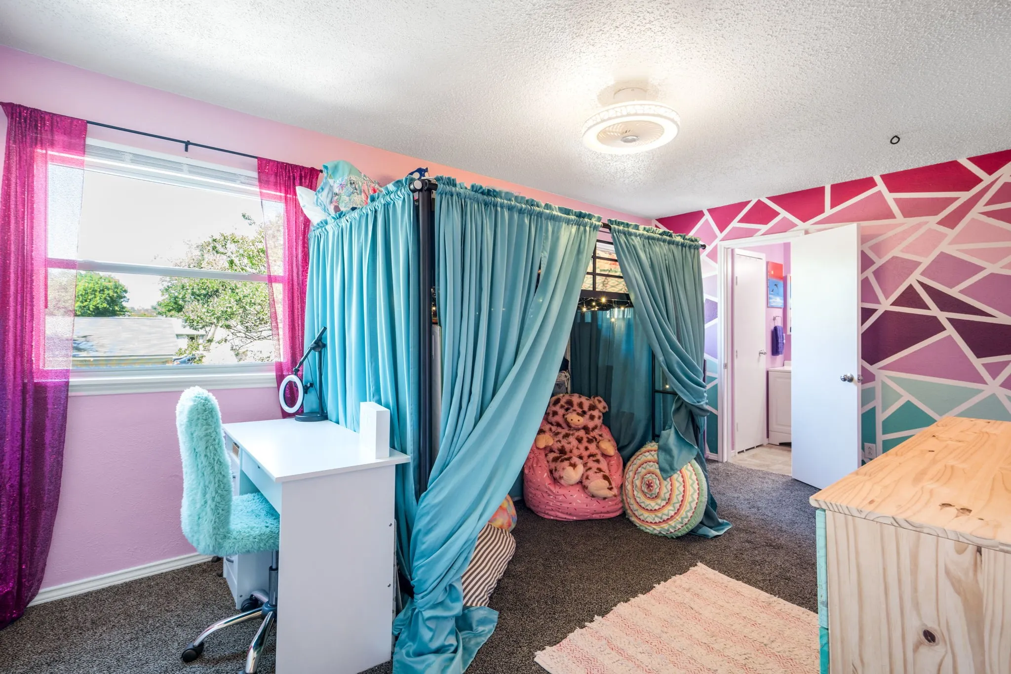 Single Family Residence For Sale in Dallas County , 4822 Rollingwood Court, Garland, Texas 75043, 2 Bedroom, 3 Bathroom, Garage spaces, 1,626 Sqft, built in 1973, mls#21289550, Real Estate Agent in Garland, Homes For Sale in Dallas county, Homes For Sale in Garland, Realtor in Garland Texas, Real Estate Brokerage Independent Realty Texas, Luminita Cordes Realtor