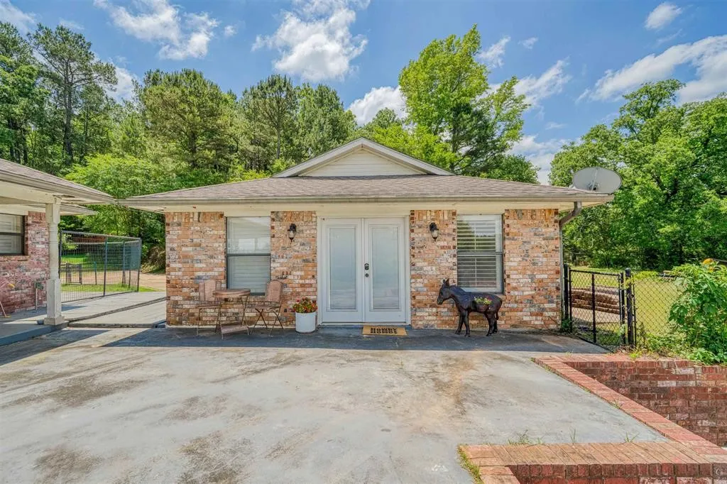 Single Family Residence For Sale in Upshur County , 1936 A Silver Maple Road, Big Sandy, Texas 75755, 3 Bedroom, 2 Bathroom, Garage spaces, 2,155 Sqft, built in 1986, mls#21290449, Real Estate Agent in Big Sandy, Homes For Sale in Upshur county, Homes For Sale in Big Sandy, Realtor in Big Sandy Texas, Real Estate Brokerage Independent Realty Texas, Luminita Cordes Realtor