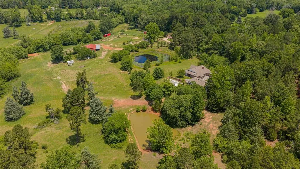 Single Family Residence For Sale in Upshur County , 1936 A Silver Maple Road, Big Sandy, Texas 75755, 3 Bedroom, 2 Bathroom, Garage spaces, 2,155 Sqft, built in 1986, mls#21290449, Real Estate Agent in Big Sandy, Homes For Sale in Upshur county, Homes For Sale in Big Sandy, Realtor in Big Sandy Texas, Real Estate Brokerage Independent Realty Texas, Luminita Cordes Realtor