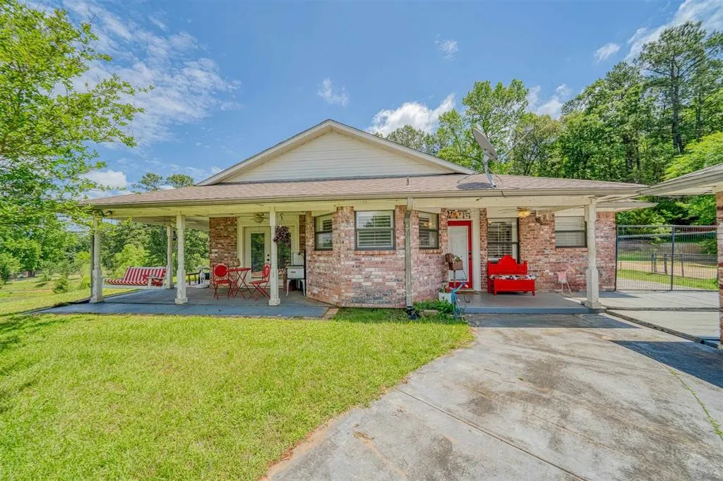 Single Family Residence For Sale in Upshur County , 1936 A Silver Maple Road, Big Sandy, Texas 75755, 3 Bedroom, 2 Bathroom, Garage spaces, 2,155 Sqft, built in 1986, mls#21290449, Real Estate Agent in Big Sandy, Homes For Sale in Upshur county, Homes For Sale in Big Sandy, Realtor in Big Sandy Texas, Real Estate Brokerage Independent Realty Texas, Luminita Cordes Realtor