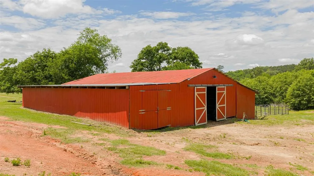 Single Family Residence For Sale in Upshur County , 1936 A Silver Maple Road, Big Sandy, Texas 75755, 3 Bedroom, 2 Bathroom, Garage spaces, 2,155 Sqft, built in 1986, mls#21290449, Real Estate Agent in Big Sandy, Homes For Sale in Upshur county, Homes For Sale in Big Sandy, Realtor in Big Sandy Texas, Real Estate Brokerage Independent Realty Texas, Luminita Cordes Realtor