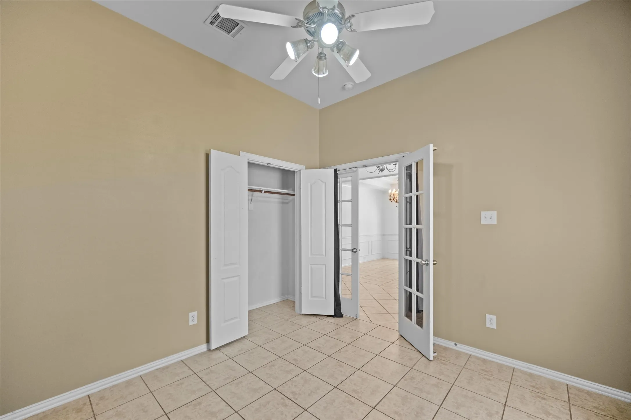 Single Family Residence For Sale in Denton County , 2832 Appaloosa Court, Little Elm, Texas 75068, 4 Bedroom, 2 Bathroom, 2 Garage spaces, 2,166 Sqft, built in 2007, mls#21284024, Real Estate Agent in Little Elm, Homes For Sale in Denton county, Homes For Sale in Little Elm, Realtor in Little Elm Texas, Real Estate Brokerage Independent Realty Texas, Luminita Cordes Realtor