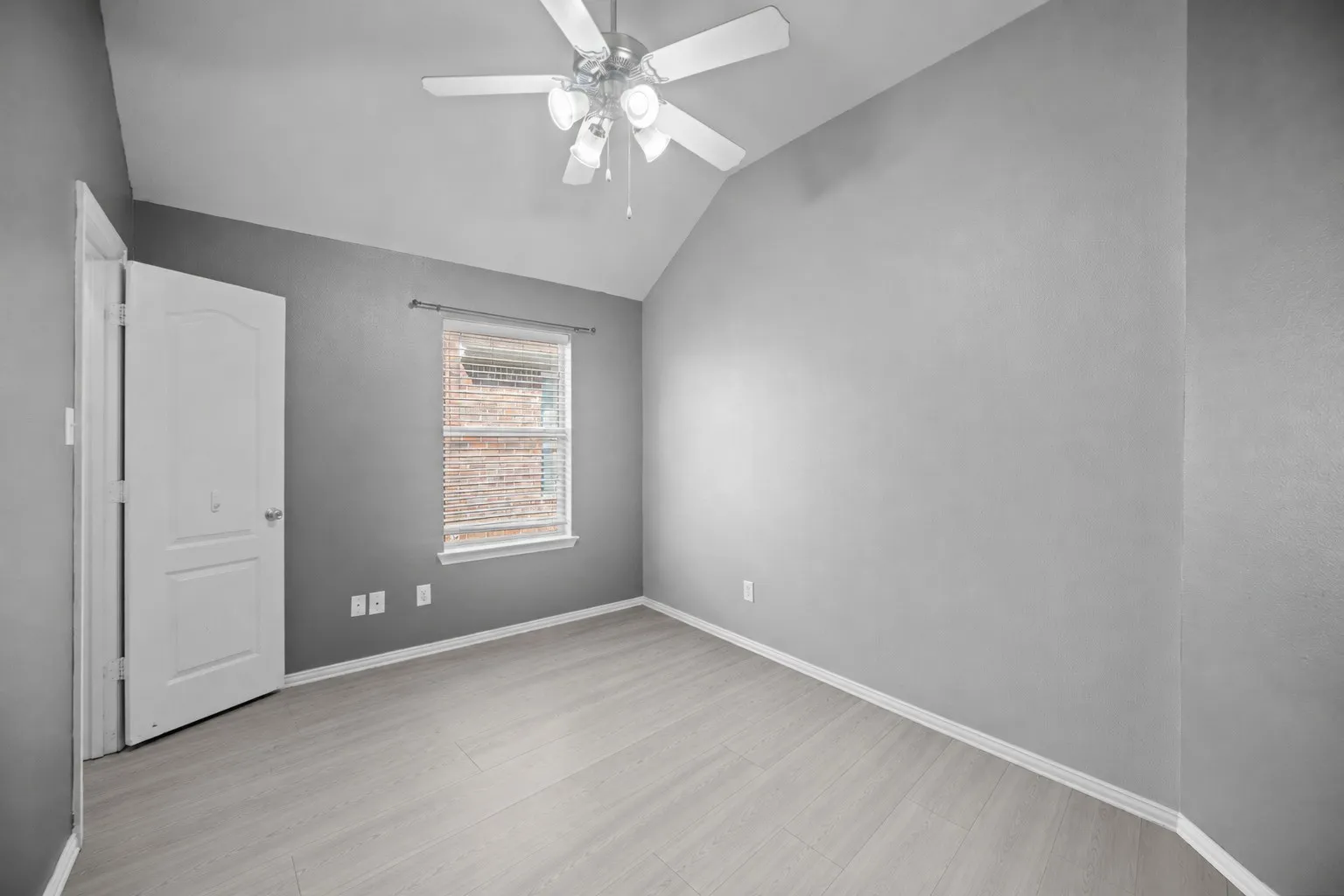 Single Family Residence For Sale in Denton County , 2832 Appaloosa Court, Little Elm, Texas 75068, 4 Bedroom, 2 Bathroom, 2 Garage spaces, 2,166 Sqft, built in 2007, mls#21284024, Real Estate Agent in Little Elm, Homes For Sale in Denton county, Homes For Sale in Little Elm, Realtor in Little Elm Texas, Real Estate Brokerage Independent Realty Texas, Luminita Cordes Realtor