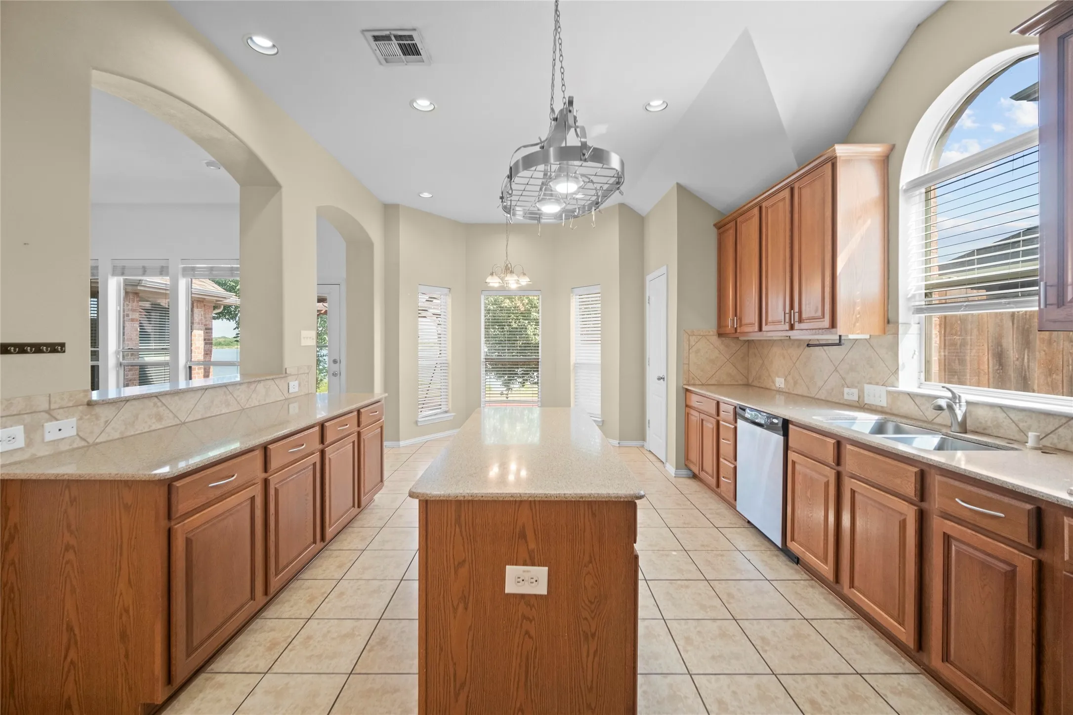 Single Family Residence For Sale in Denton County , 2832 Appaloosa Court, Little Elm, Texas 75068, 4 Bedroom, 2 Bathroom, 2 Garage spaces, 2,166 Sqft, built in 2007, mls#21284024, Real Estate Agent in Little Elm, Homes For Sale in Denton county, Homes For Sale in Little Elm, Realtor in Little Elm Texas, Real Estate Brokerage Independent Realty Texas, Luminita Cordes Realtor