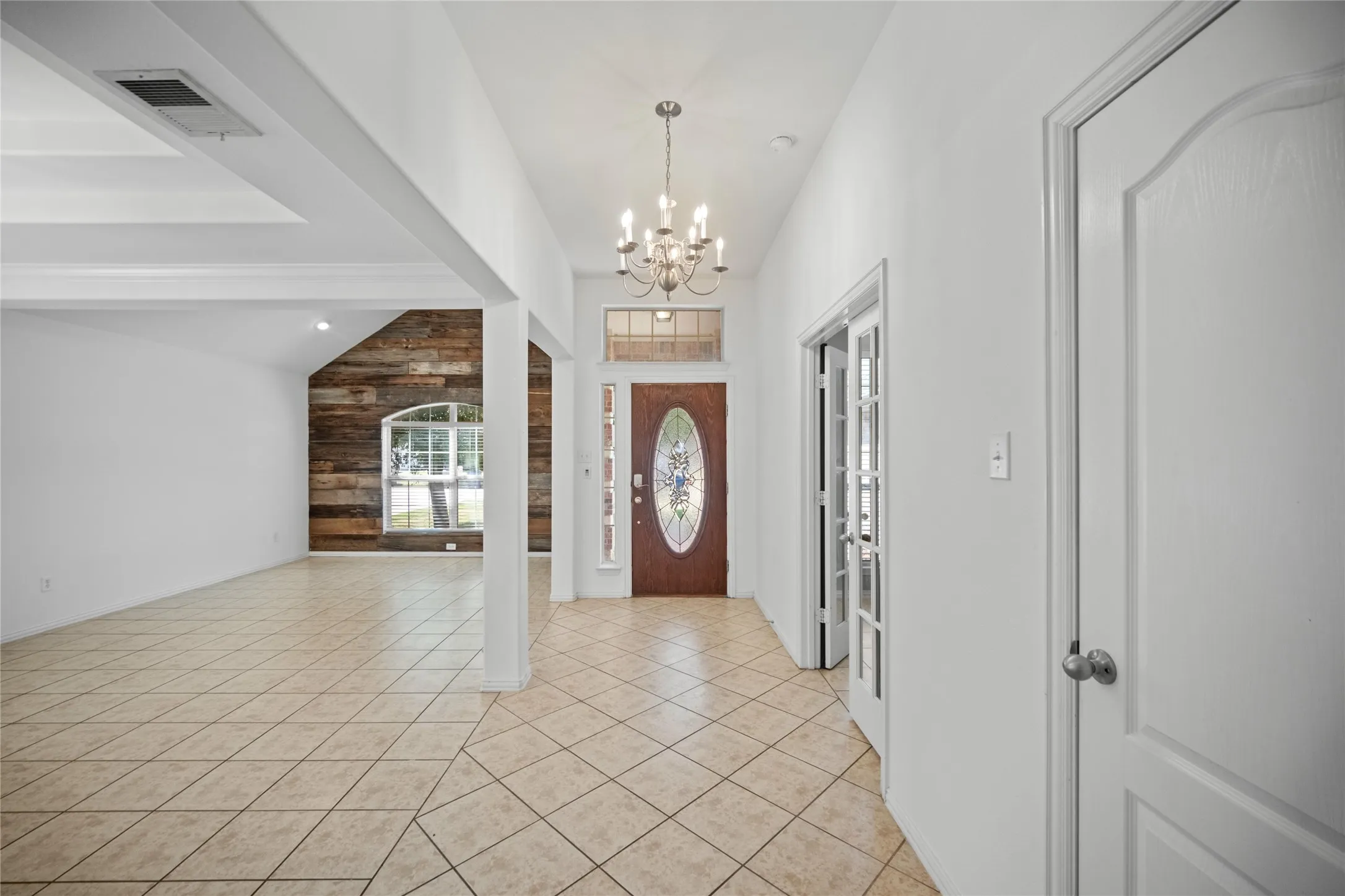Single Family Residence For Sale in Denton County , 2832 Appaloosa Court, Little Elm, Texas 75068, 4 Bedroom, 2 Bathroom, 2 Garage spaces, 2,166 Sqft, built in 2007, mls#21284024, Real Estate Agent in Little Elm, Homes For Sale in Denton county, Homes For Sale in Little Elm, Realtor in Little Elm Texas, Real Estate Brokerage Independent Realty Texas, Luminita Cordes Realtor